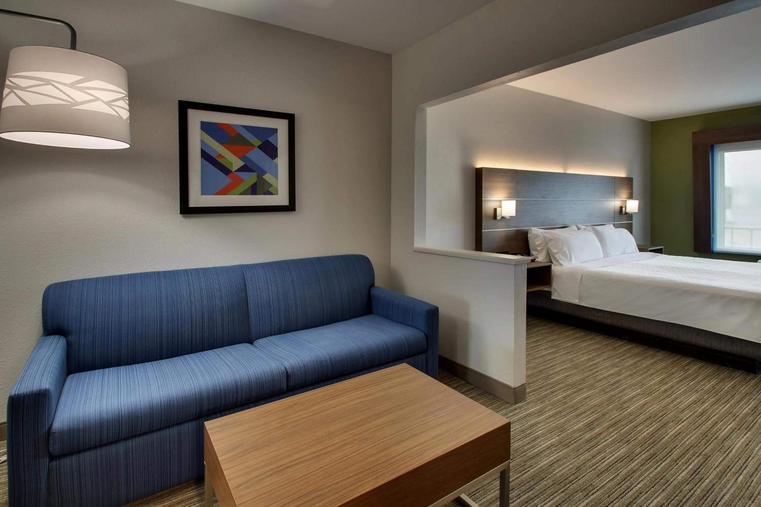 Bedroom, Bed in Holiday Inn Express Hotel & Suites Waukegan/Gurnee by IHG