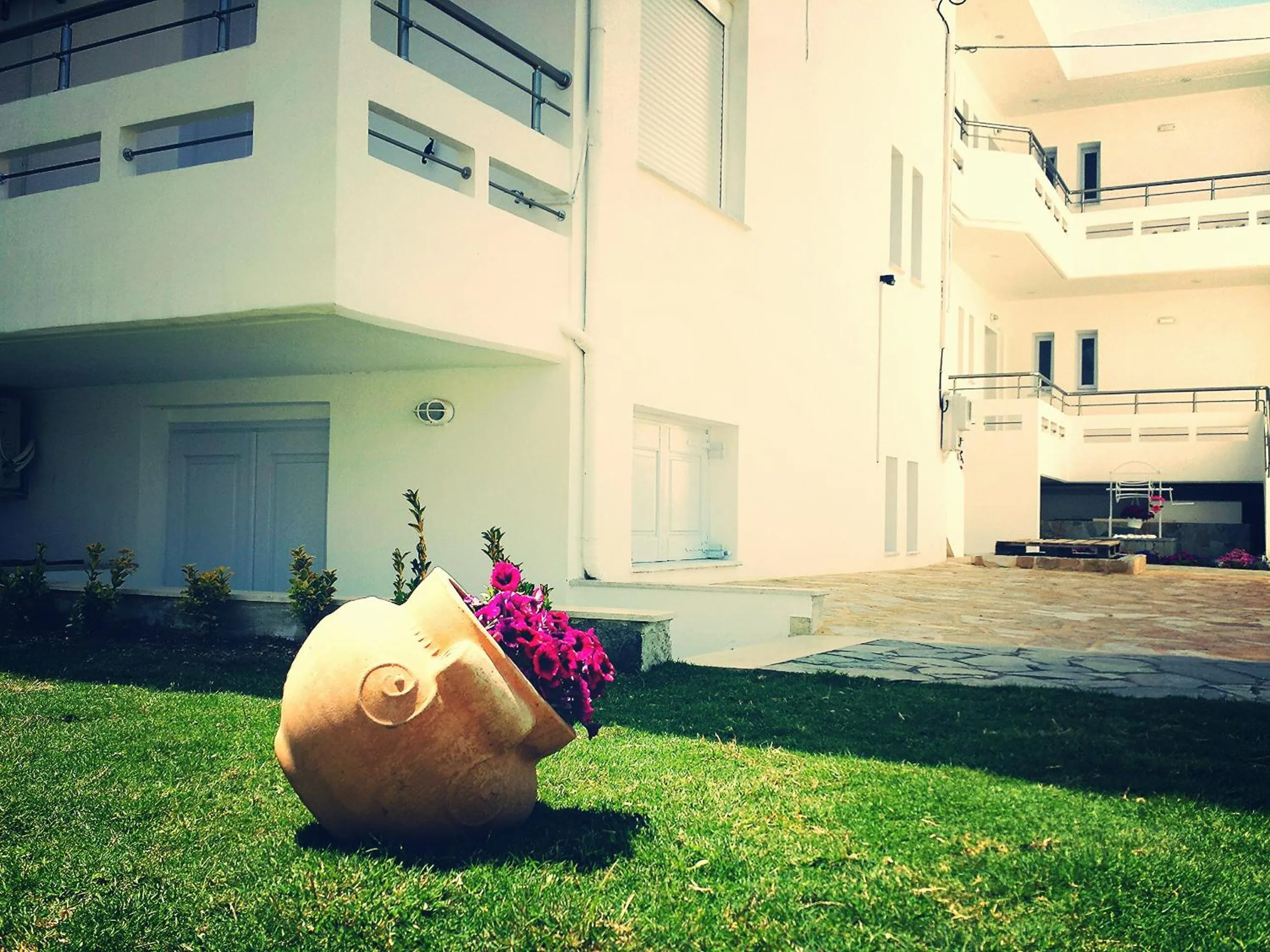 Facade/entrance in Crown Apartments