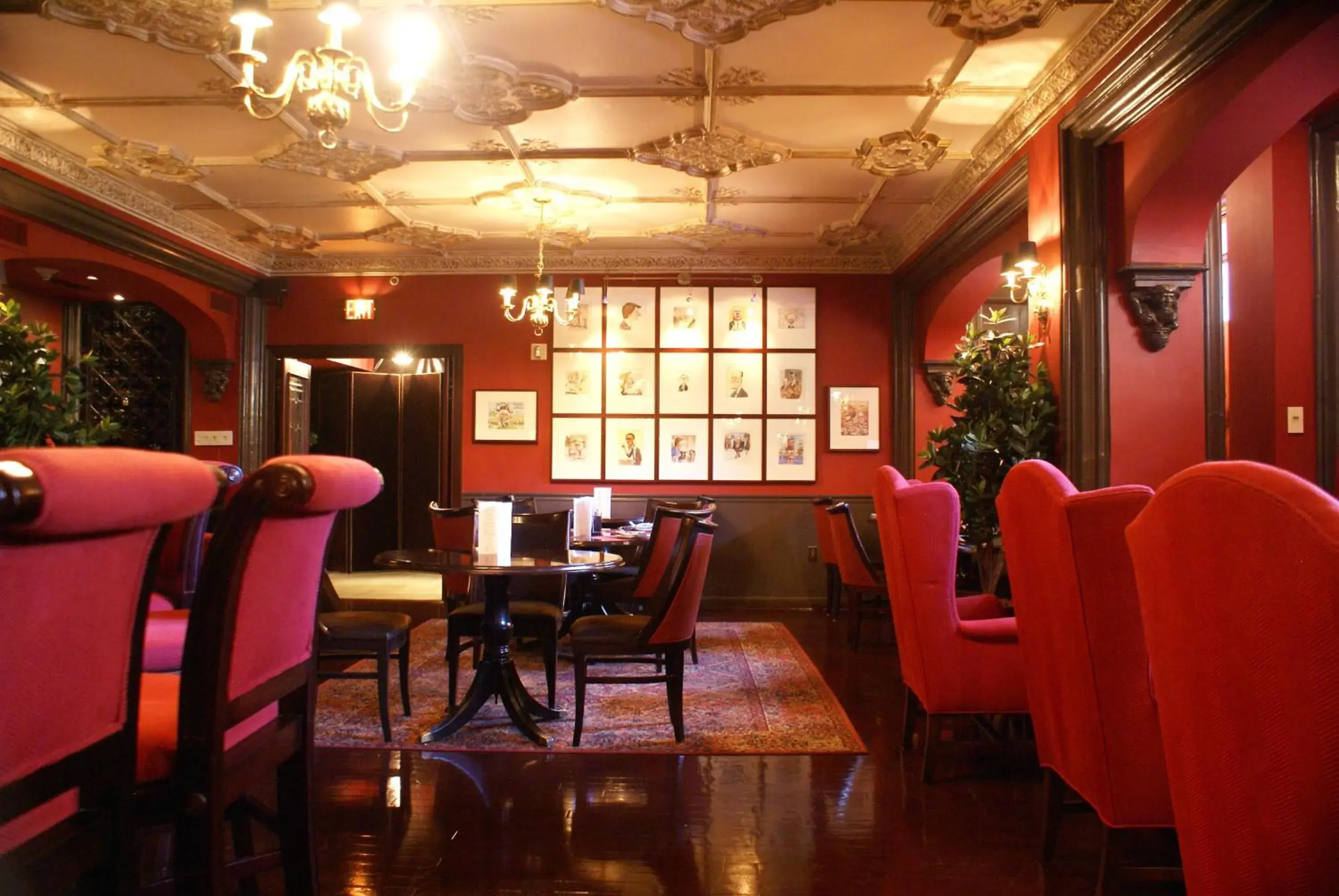 Lounge or bar in The Hay - Adams Lounge or bar in The Hay - Adams