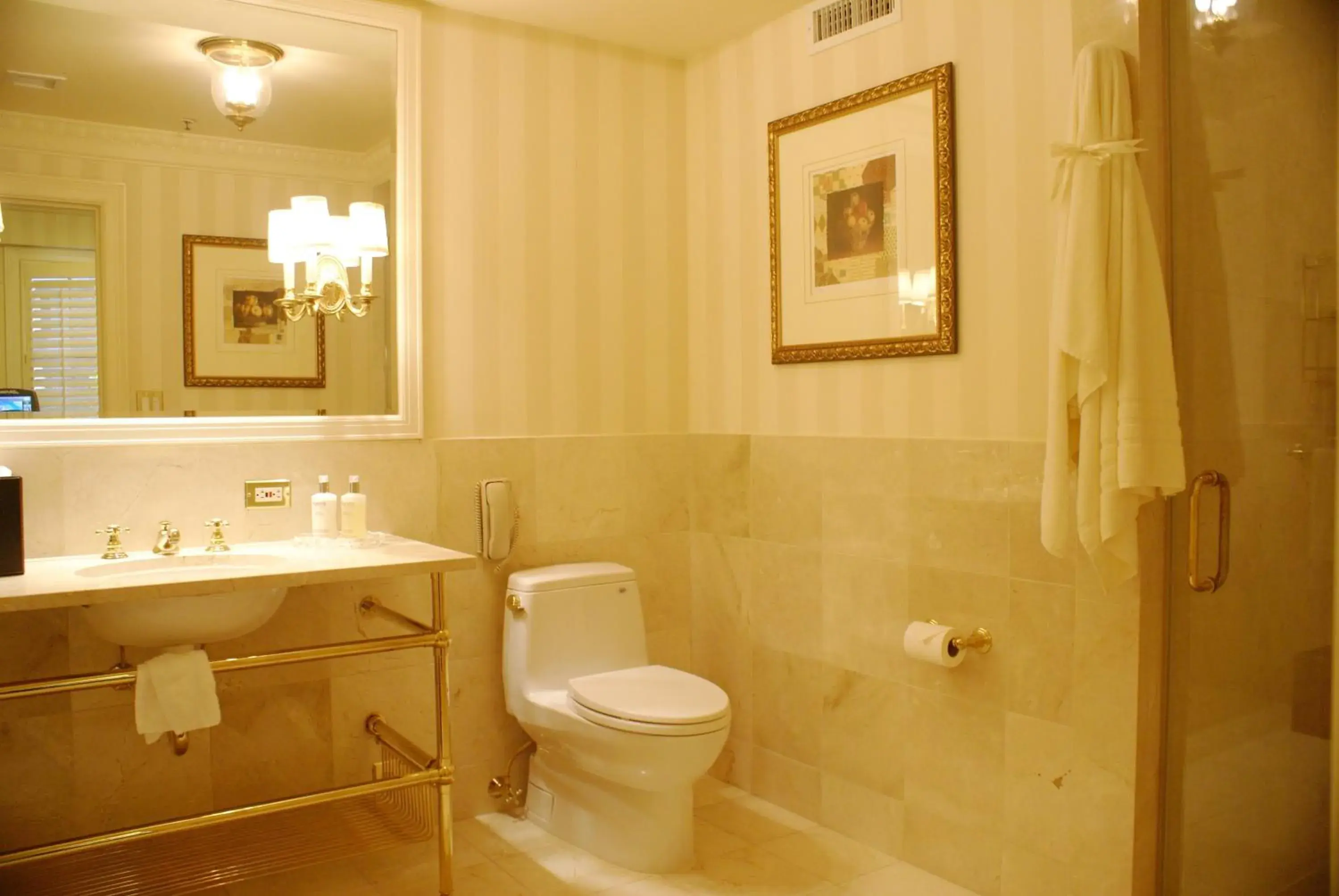 Bathroom in The Hay - Adams Bathroom in The Hay - Adams