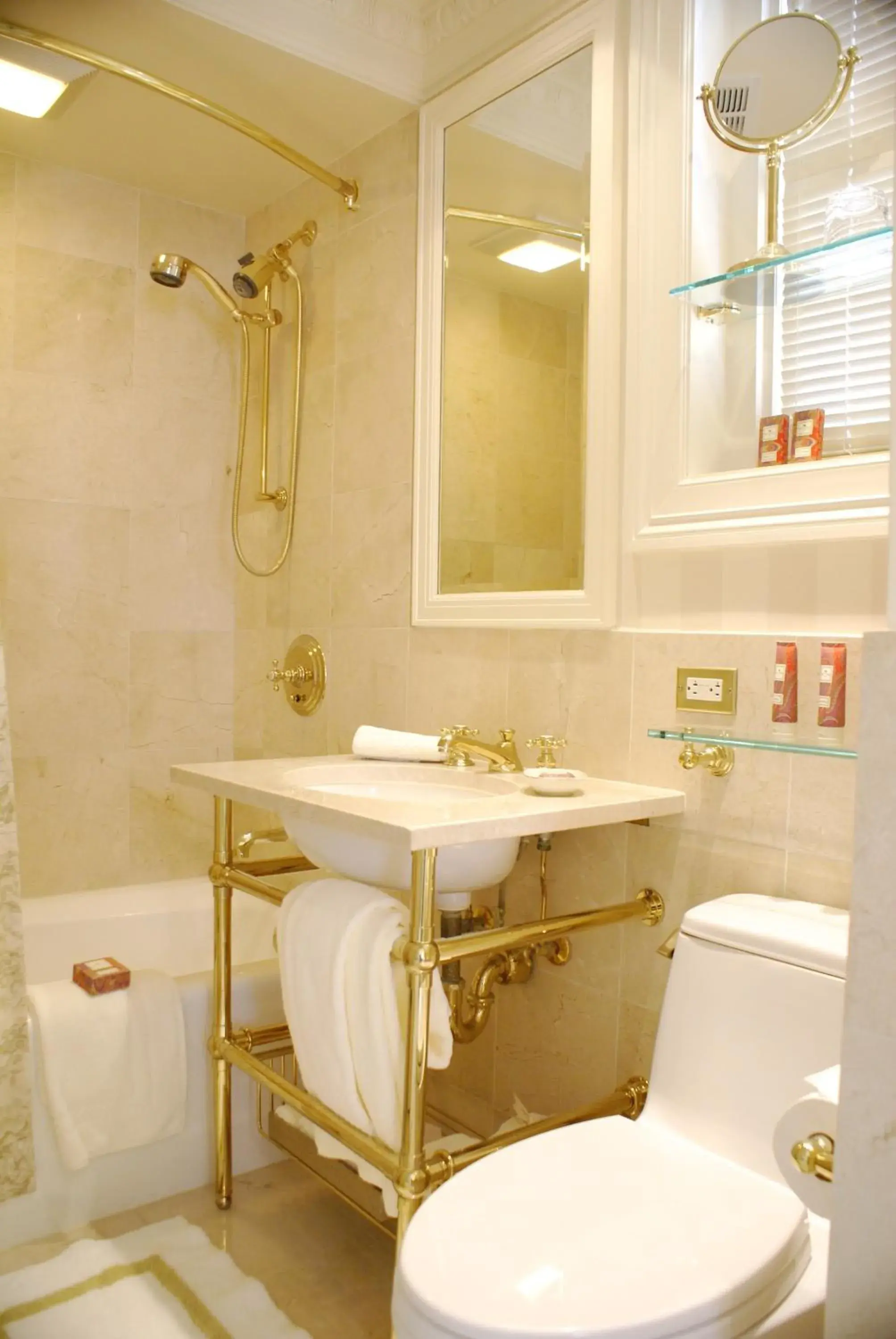 Bathroom in The Hay - Adams Bathroom in The Hay - Adams