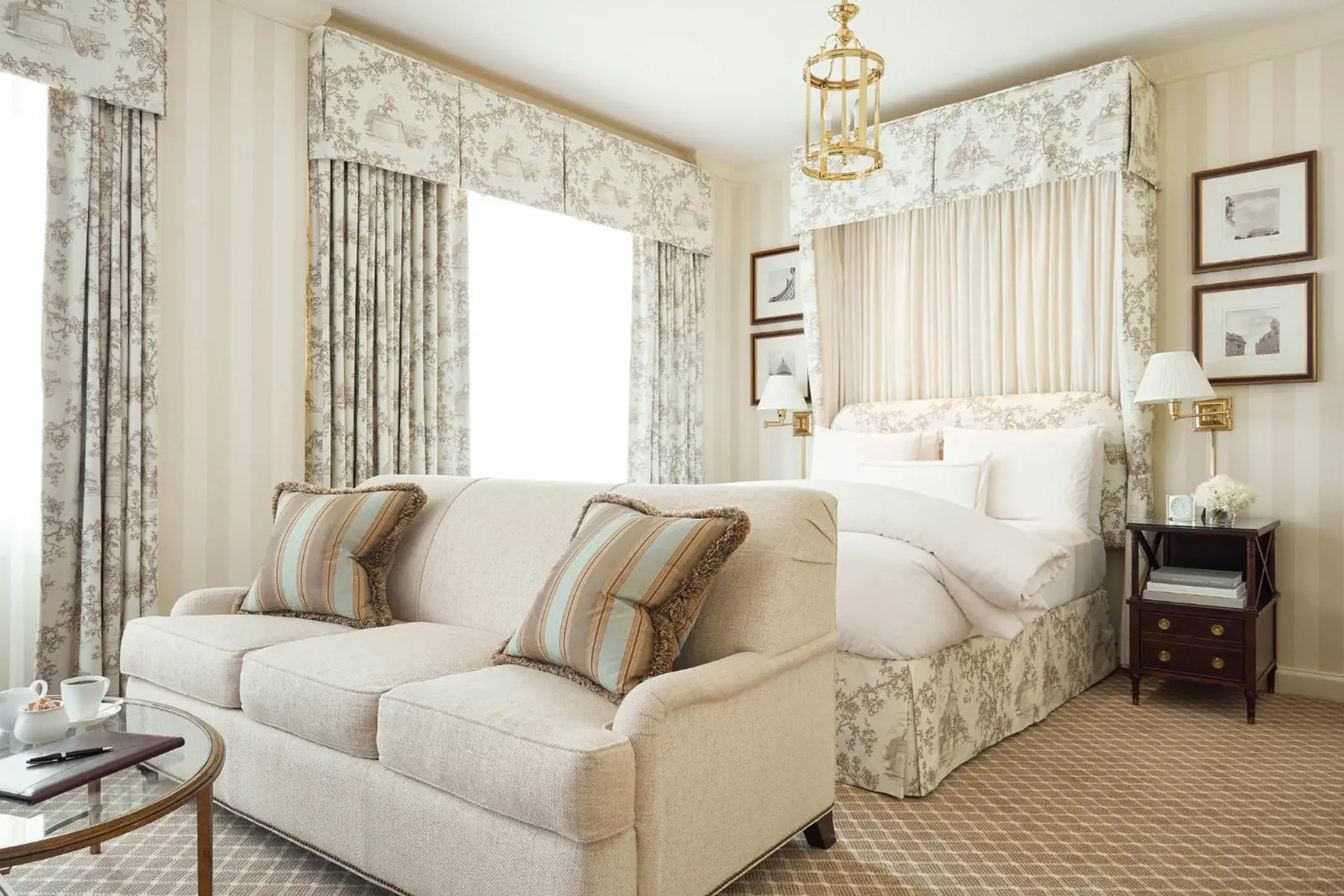 Bed in The Hay - Adams Bed in The Hay - Adams