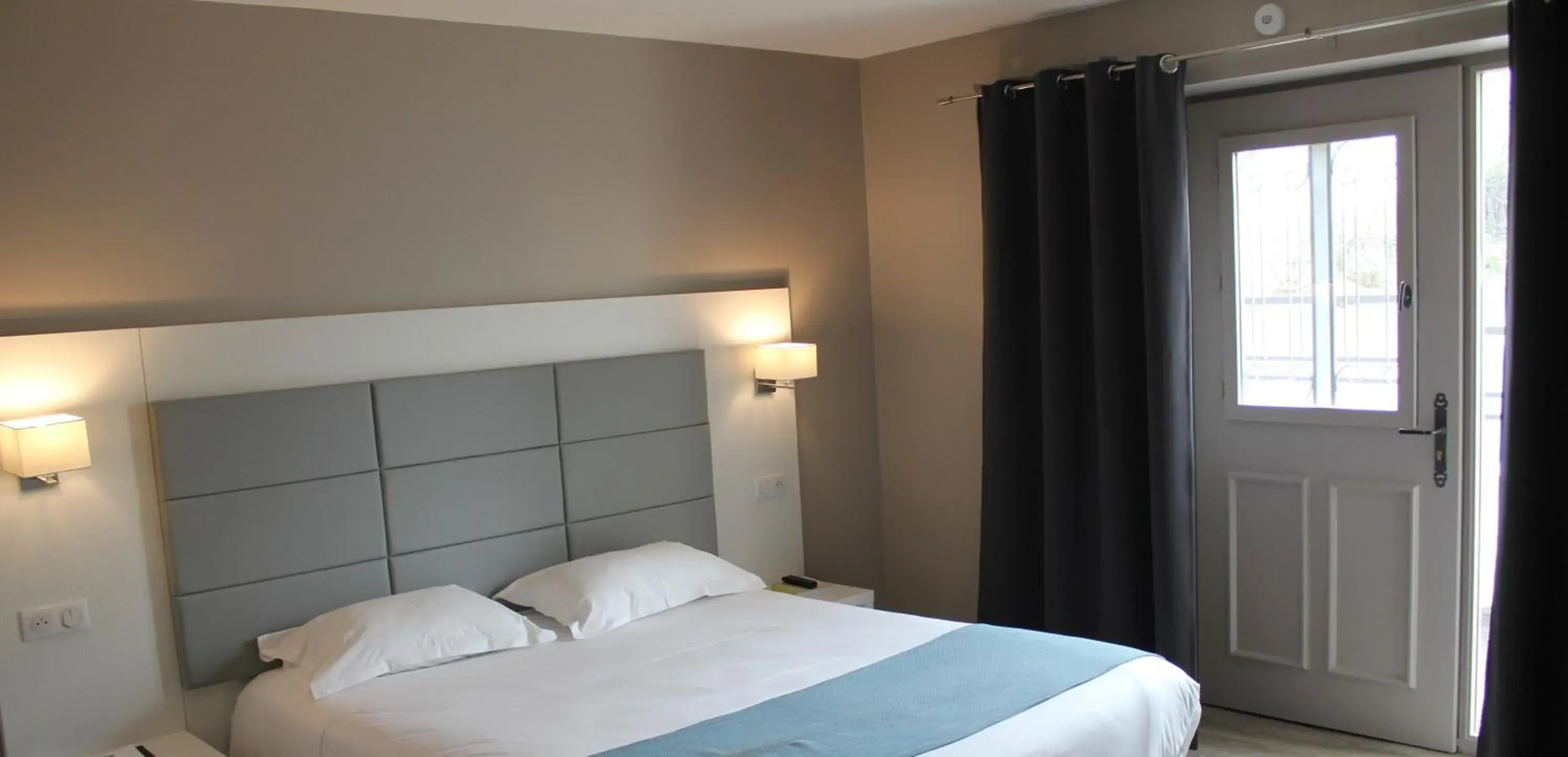 Double Room - Disability Access in Le Quincangrogne Double Room - Disability Access in Le Quincangrogne