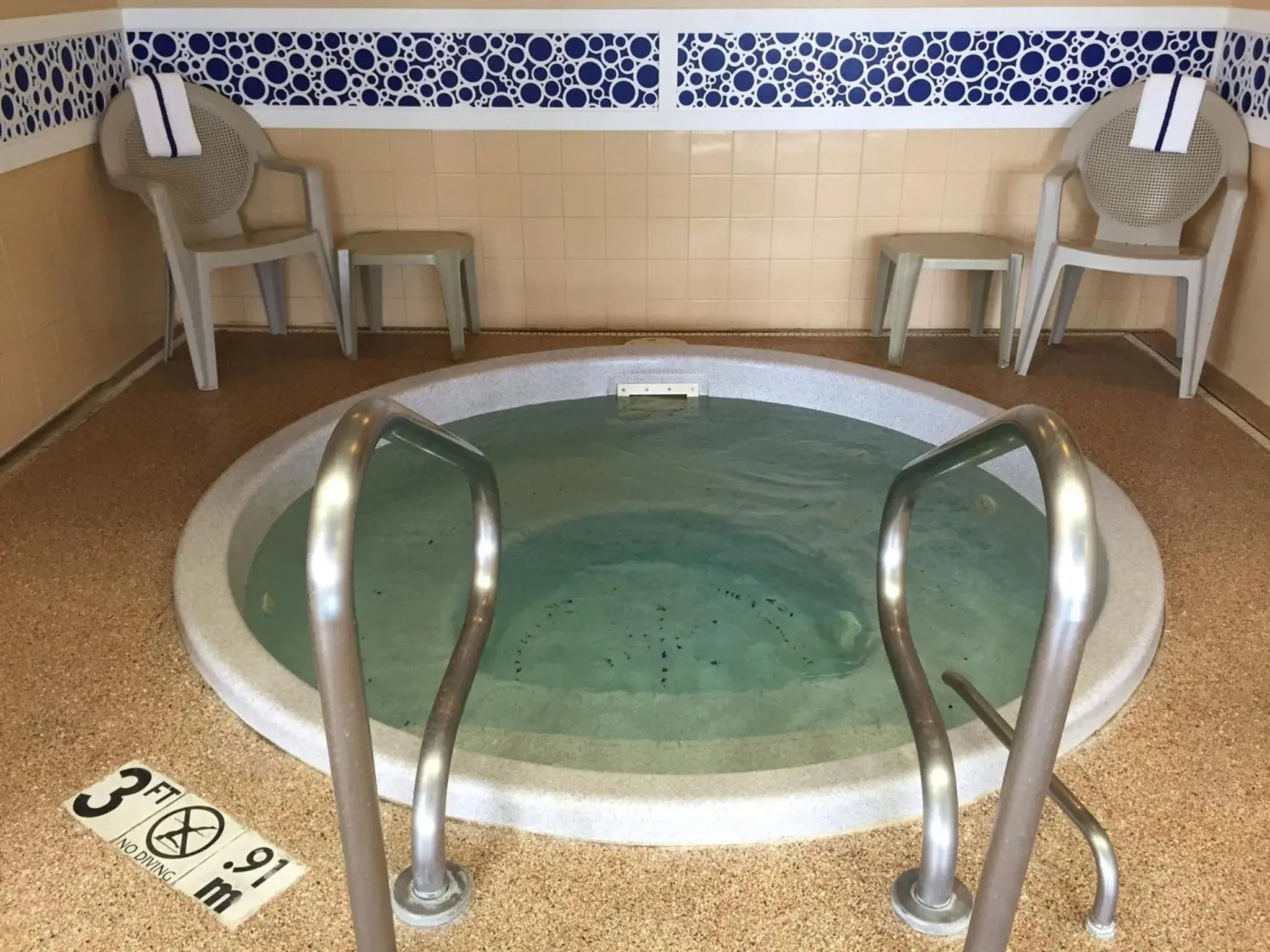 Swimming pool in Holiday Inn Express Hotel & Suites Chicago-Algonquin by IHG Swimming pool in Holiday Inn Express Hotel & Suites Chicago-Algonquin by IHG