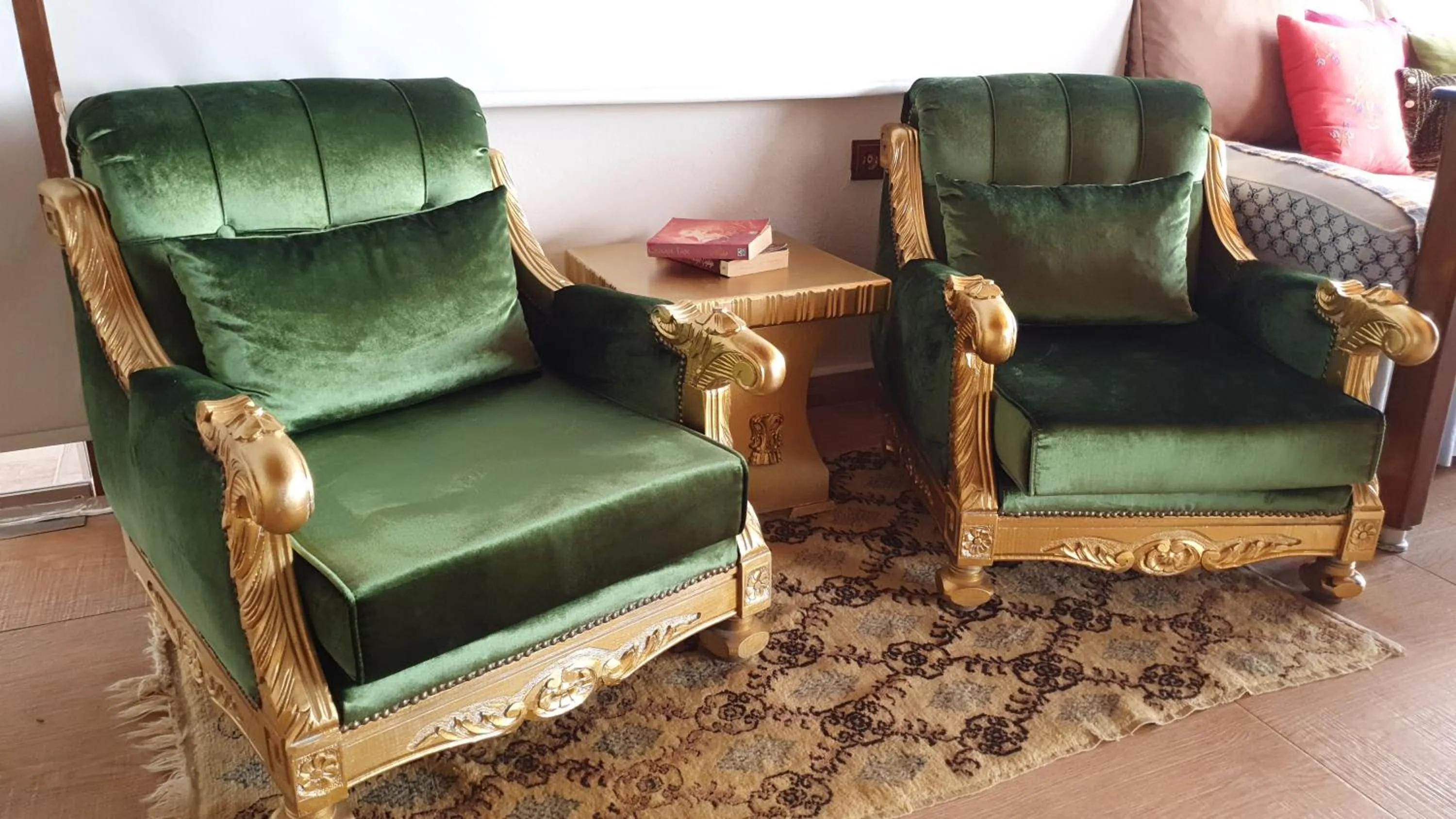 Communal lounge/ TV room in Assos Nazan Motel Restoran Beach