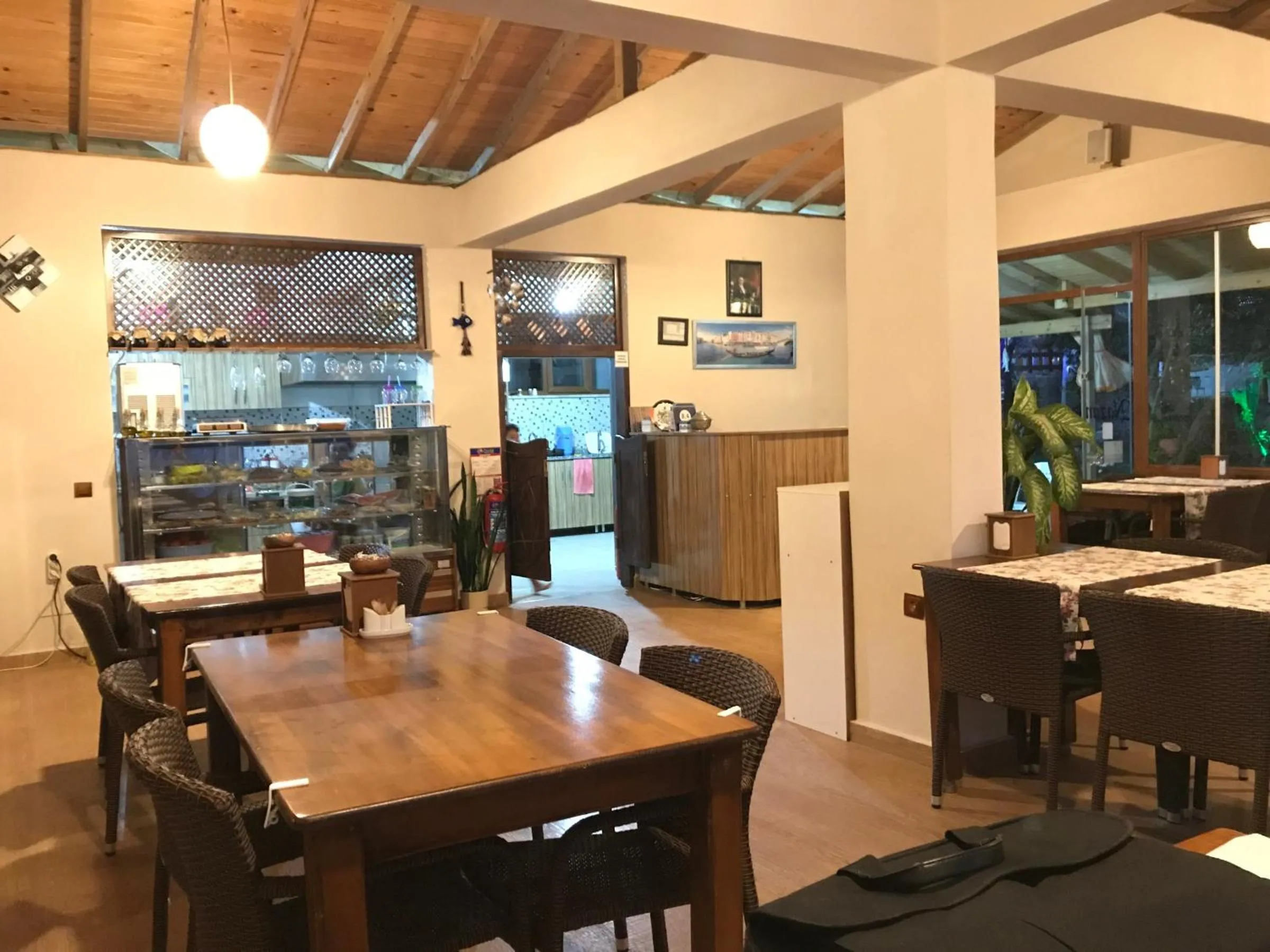 Restaurant/places to eat in Assos Nazan Motel Restoran Beach