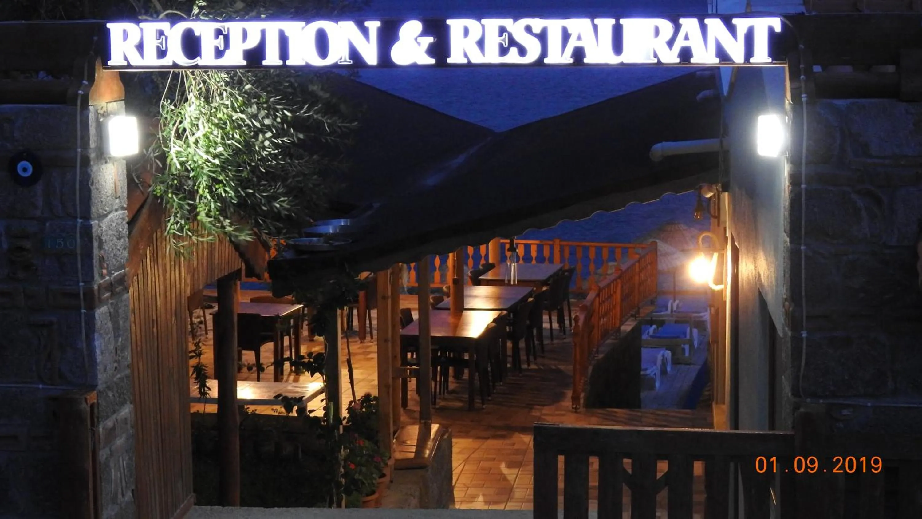 Restaurant/places to eat in Assos Nazan Motel Restoran Beach