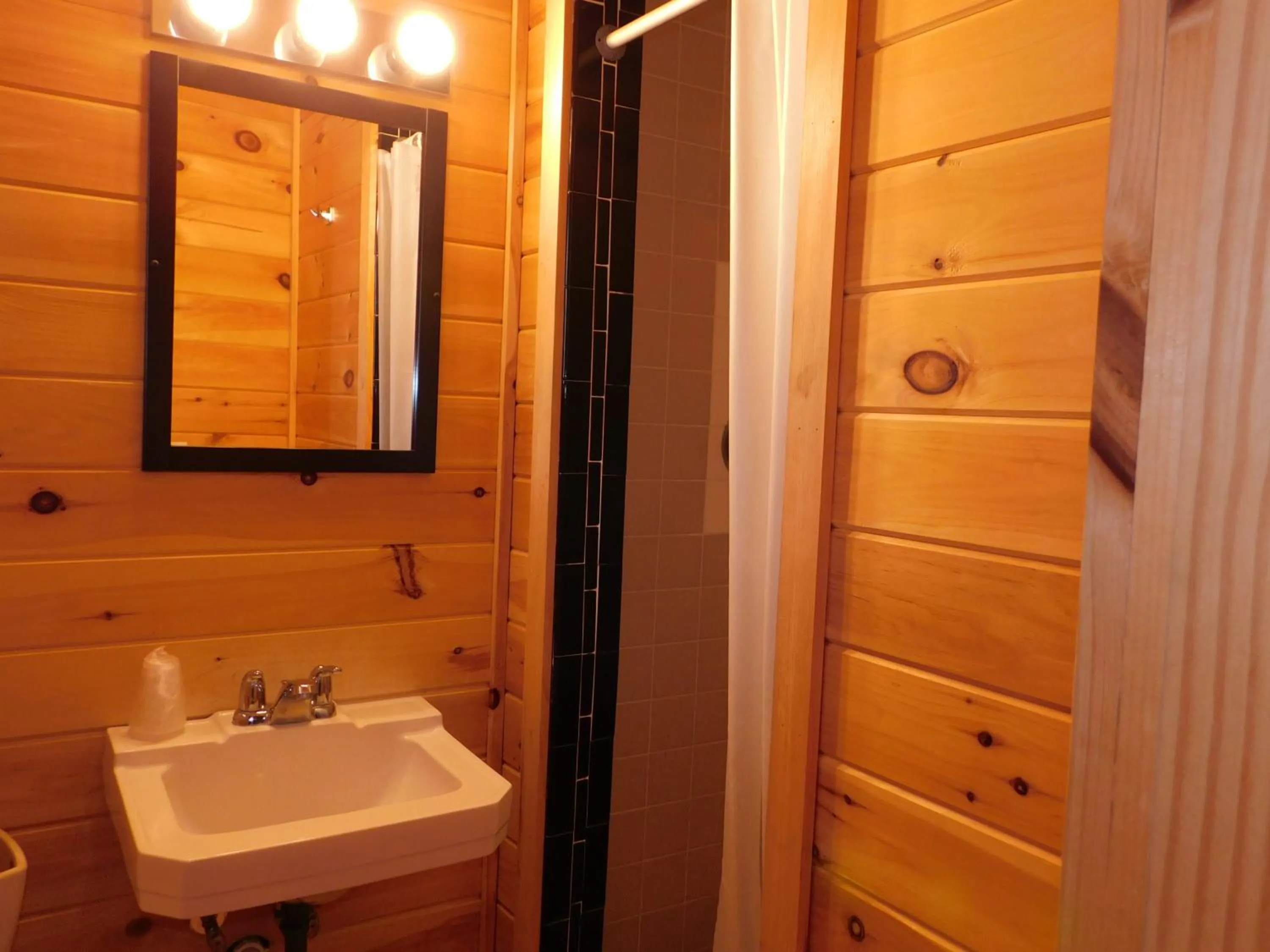 Bathroom in Olympian Resort Motel