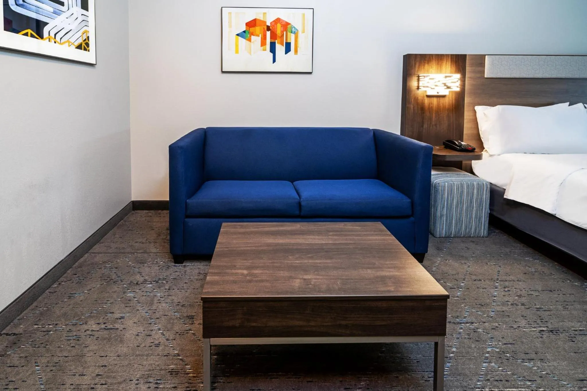 Photo of the whole room, Bed in Holiday Inn Express Harvey-Marrero by IHG