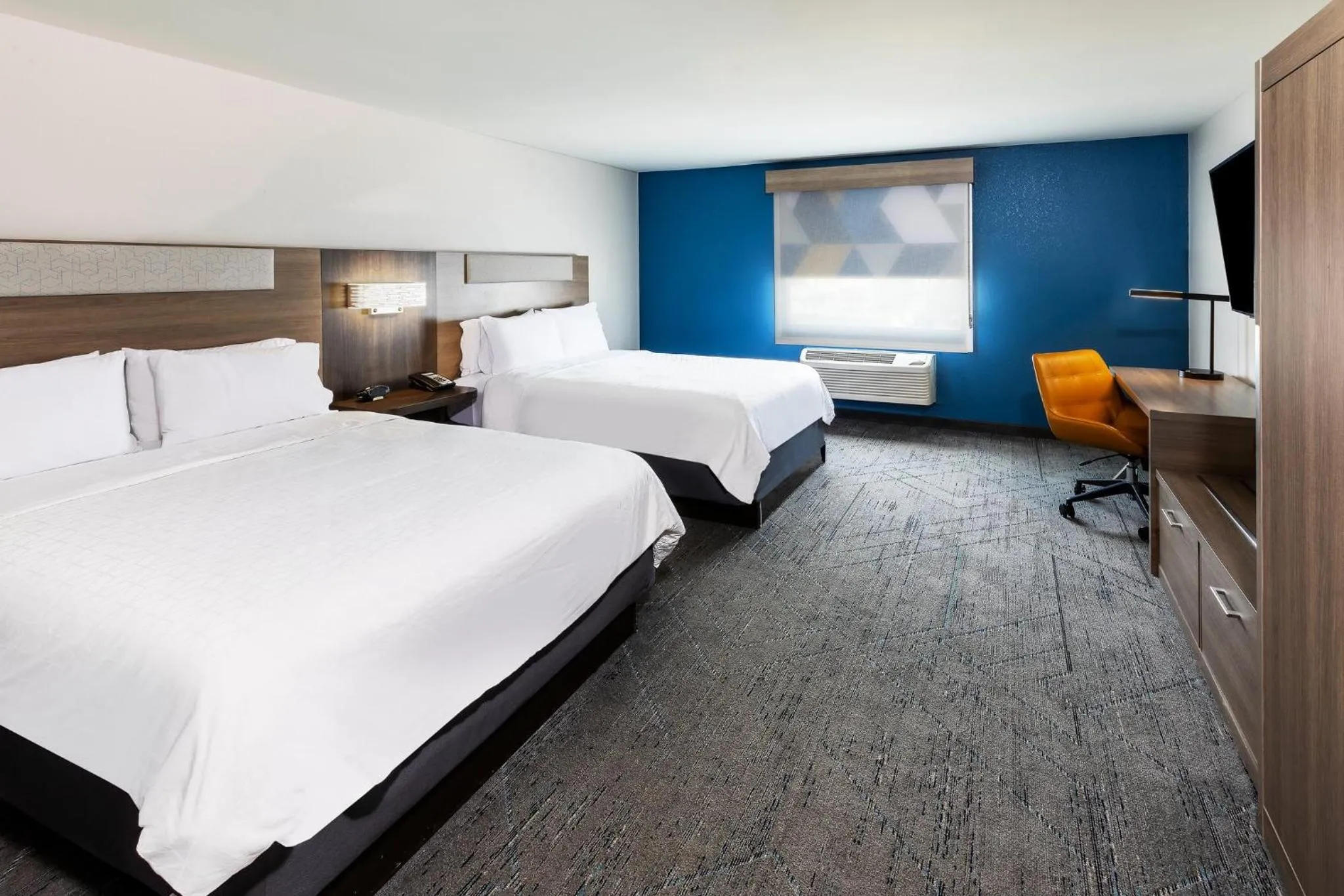 Photo of the whole room, Bed in Holiday Inn Express Harvey-Marrero by IHG