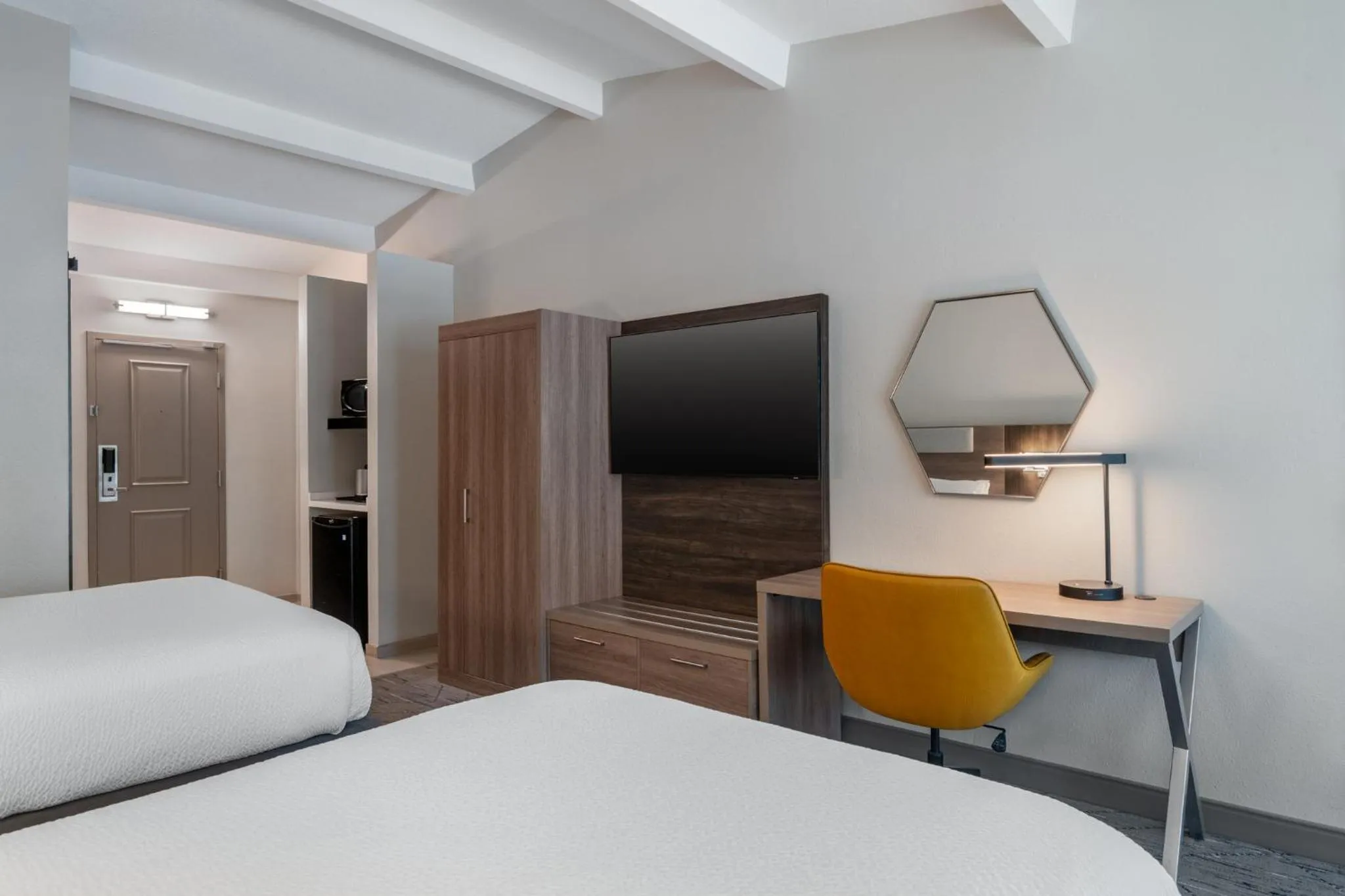 Photo of the whole room, Bed in Holiday Inn Express- North Palm Beach and IHG Hotel