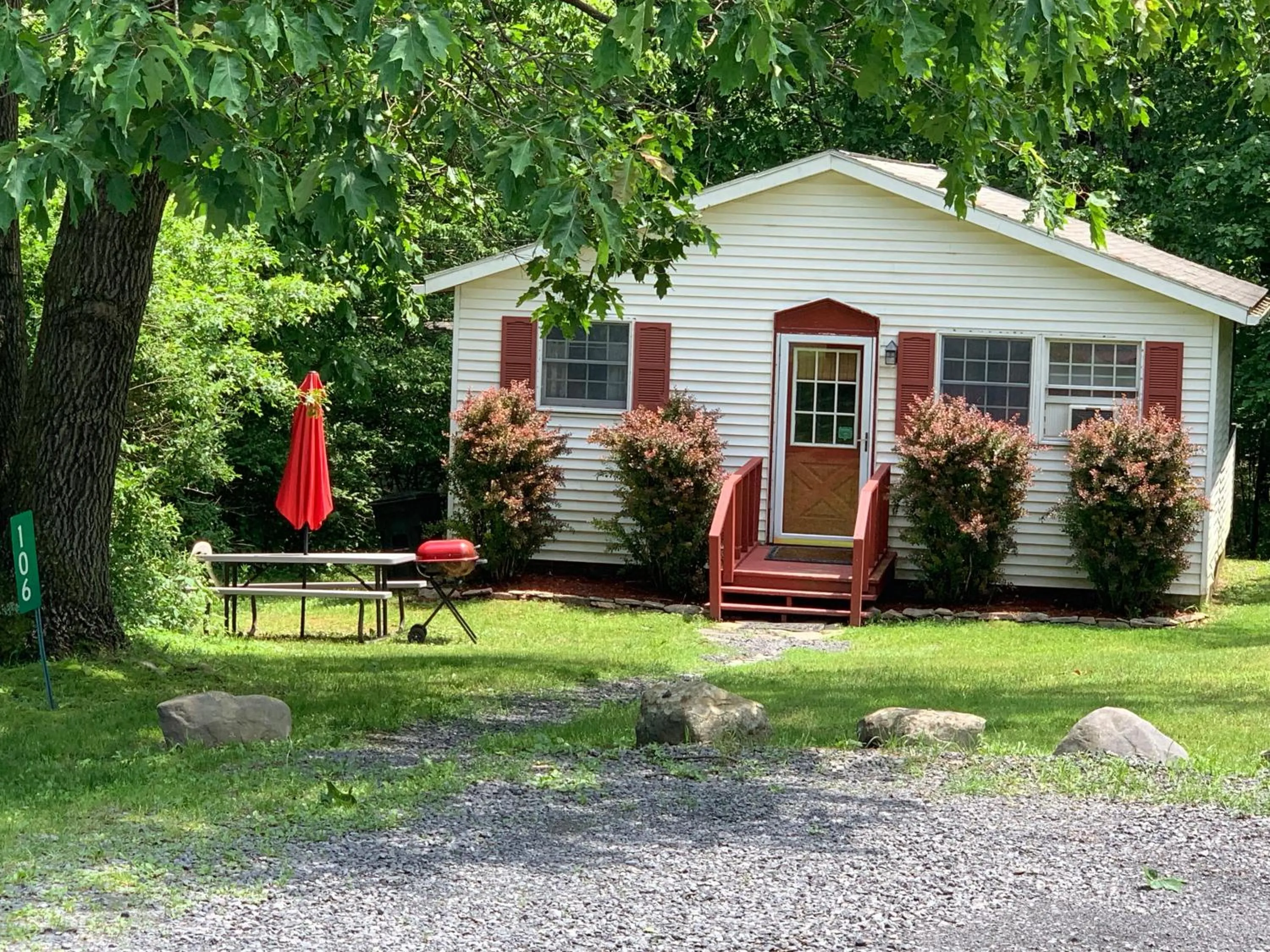 Facade/entrance in Echo Valley Cottages