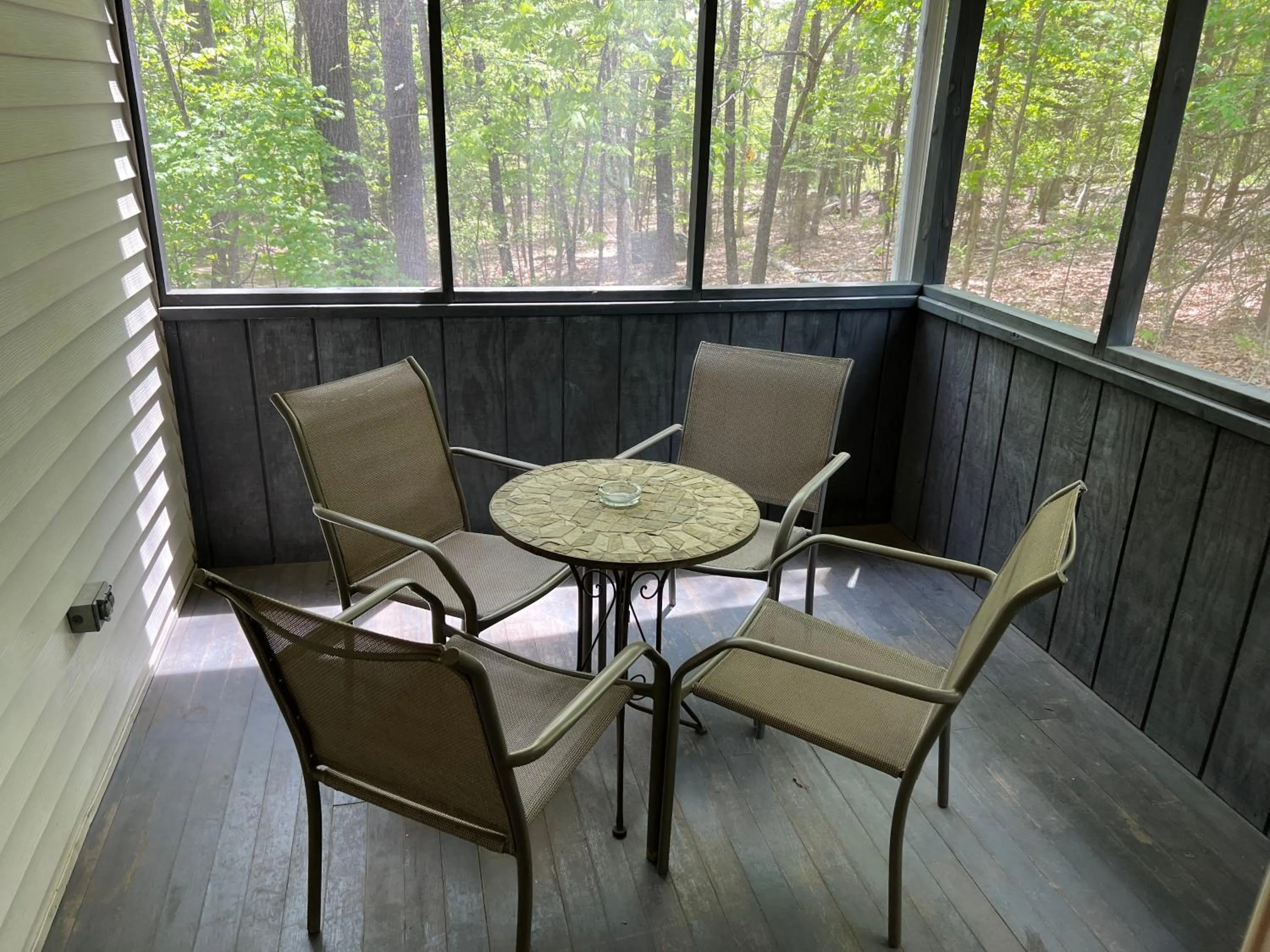 Property building in Echo Valley Cottages