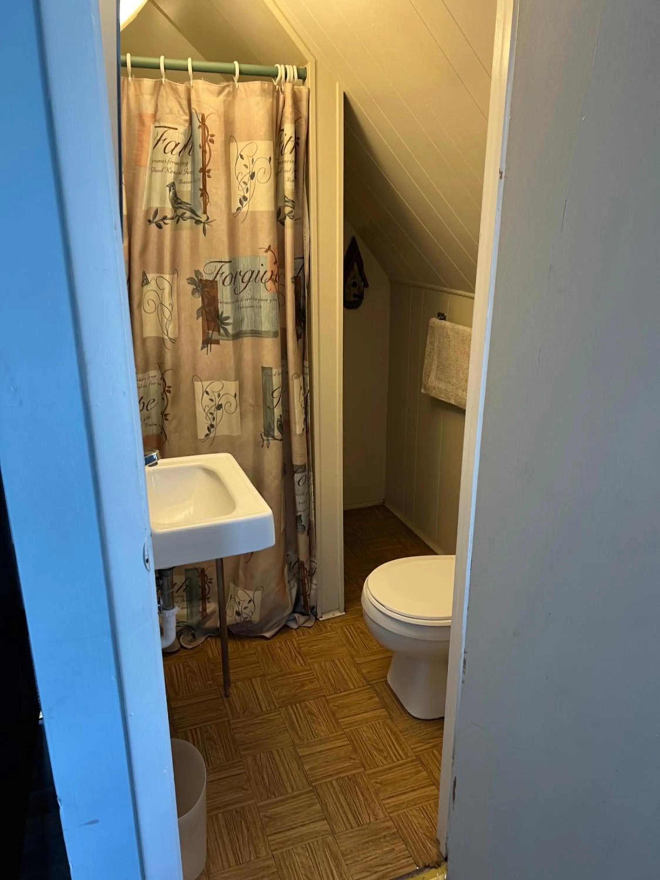 Shower in Echo Valley Cottages