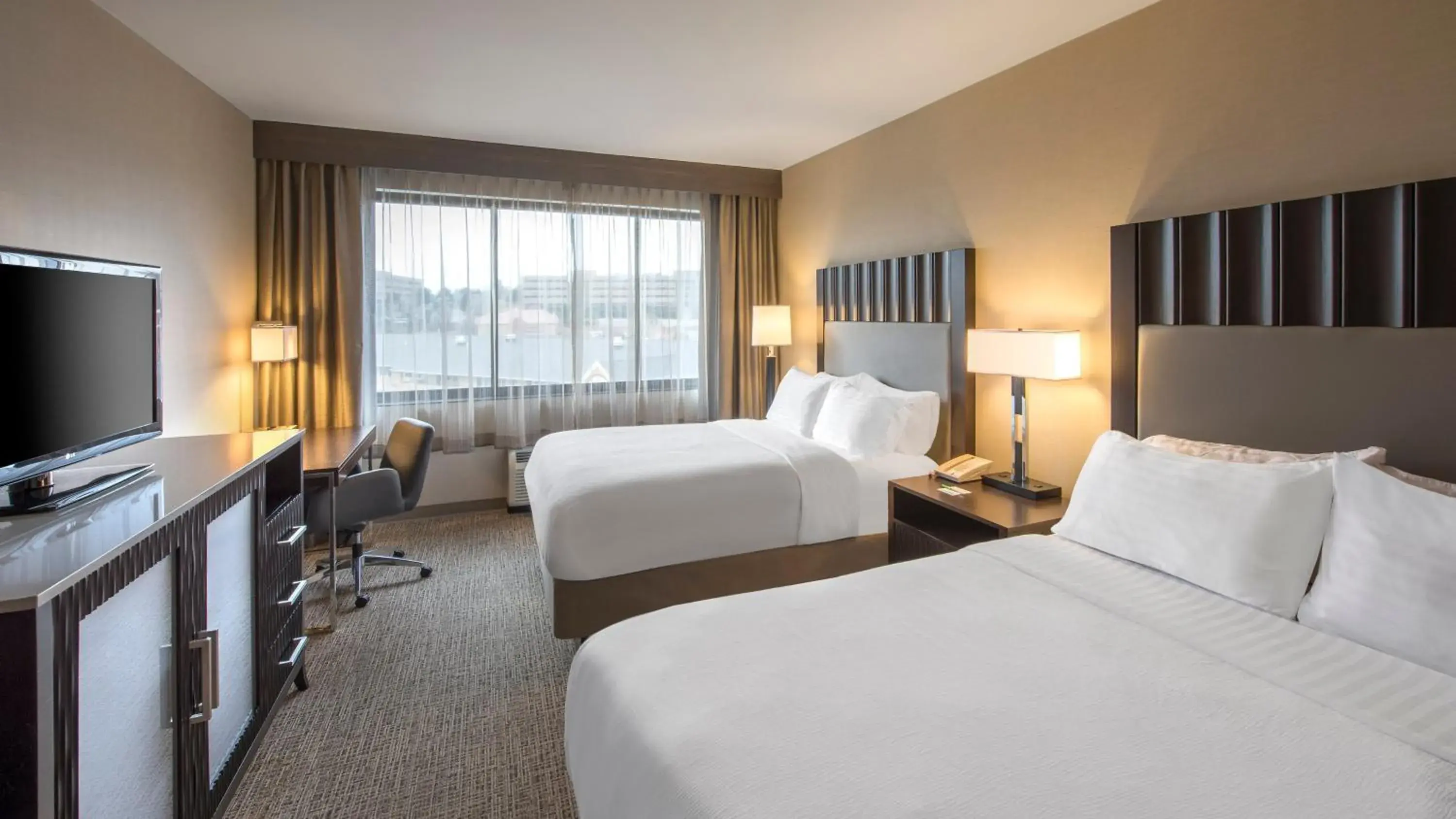 Premium Queen Room with Two Queen Beds in Holiday Inn Denver Lakewood by IHG Premium Queen Room with Two Queen Beds in Holiday Inn Denver Lakewood by IHG