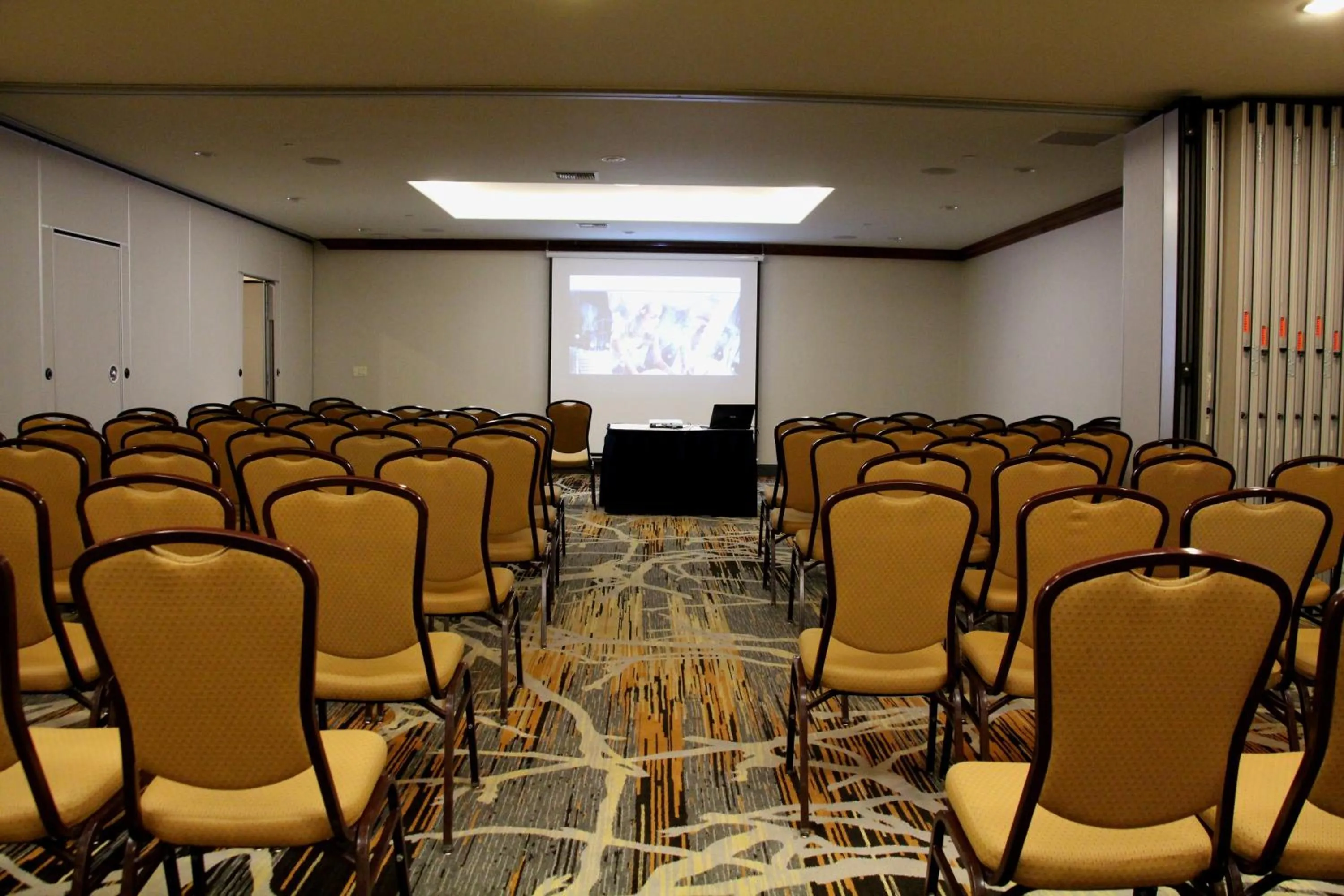 Meeting/conference room in Holiday Inn Denver Lakewood by IHG