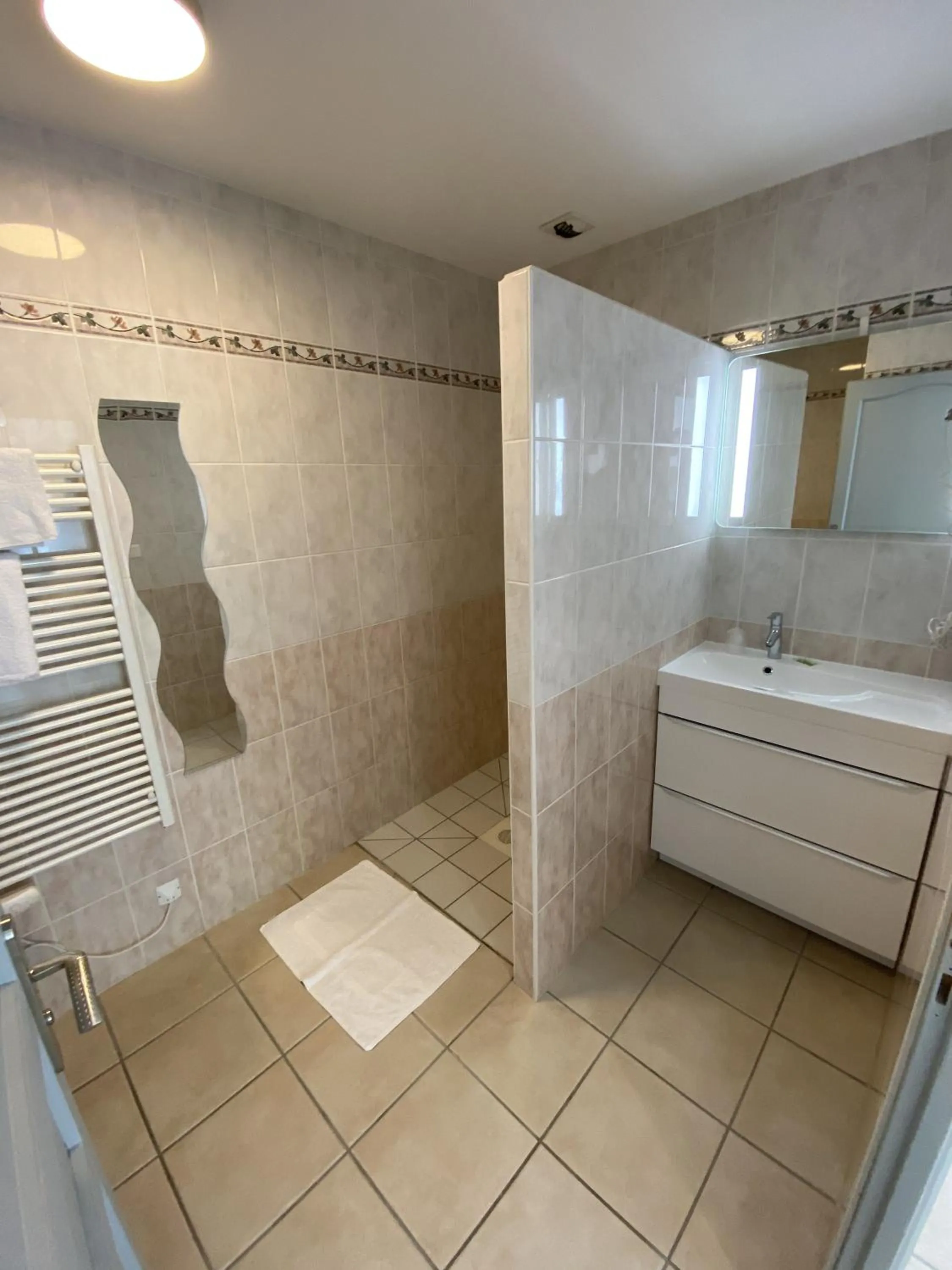 Logis Hôtel L'Oliveraie