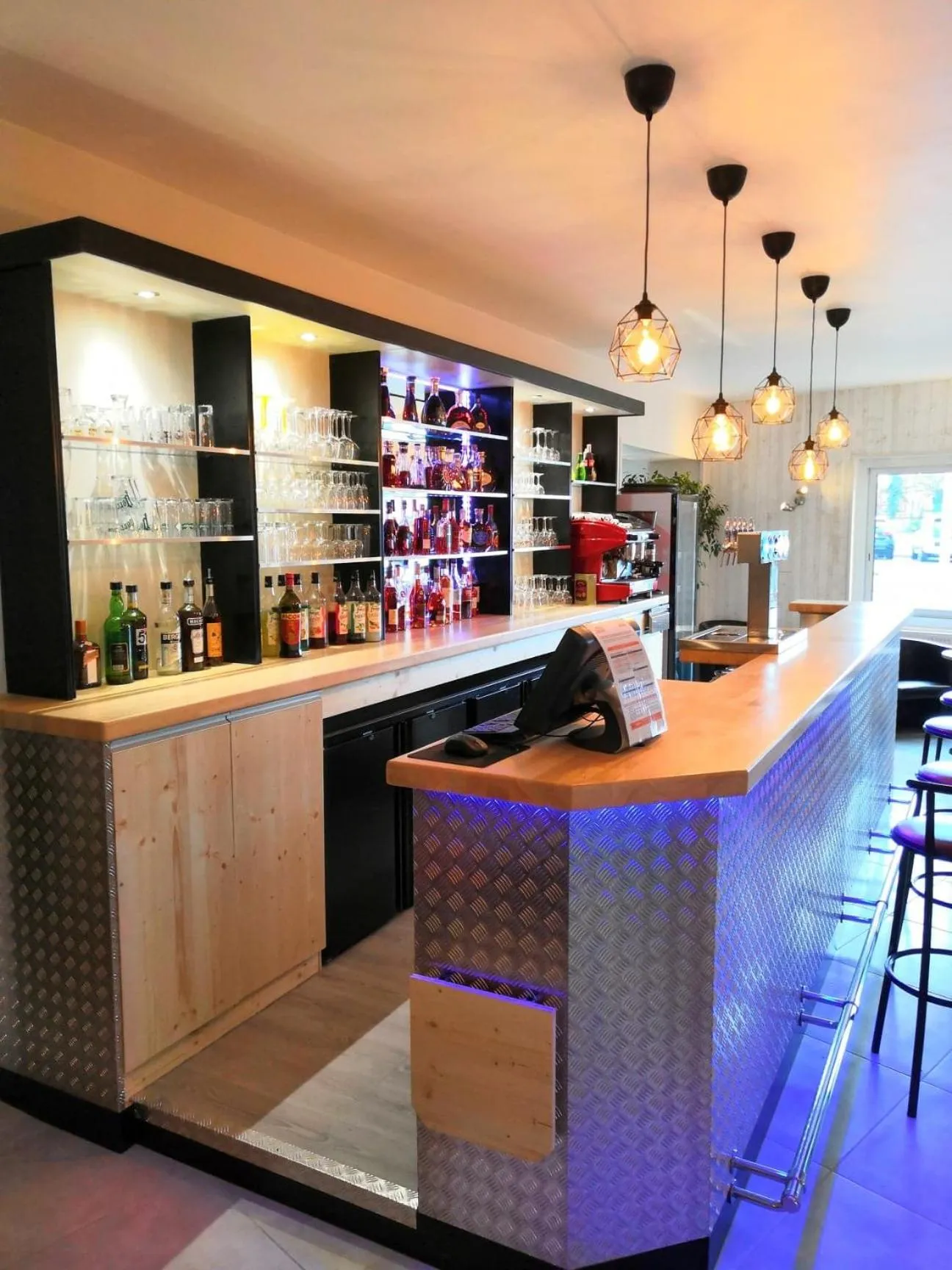 Lobby or reception in Logis Hôtel L'Oliveraie