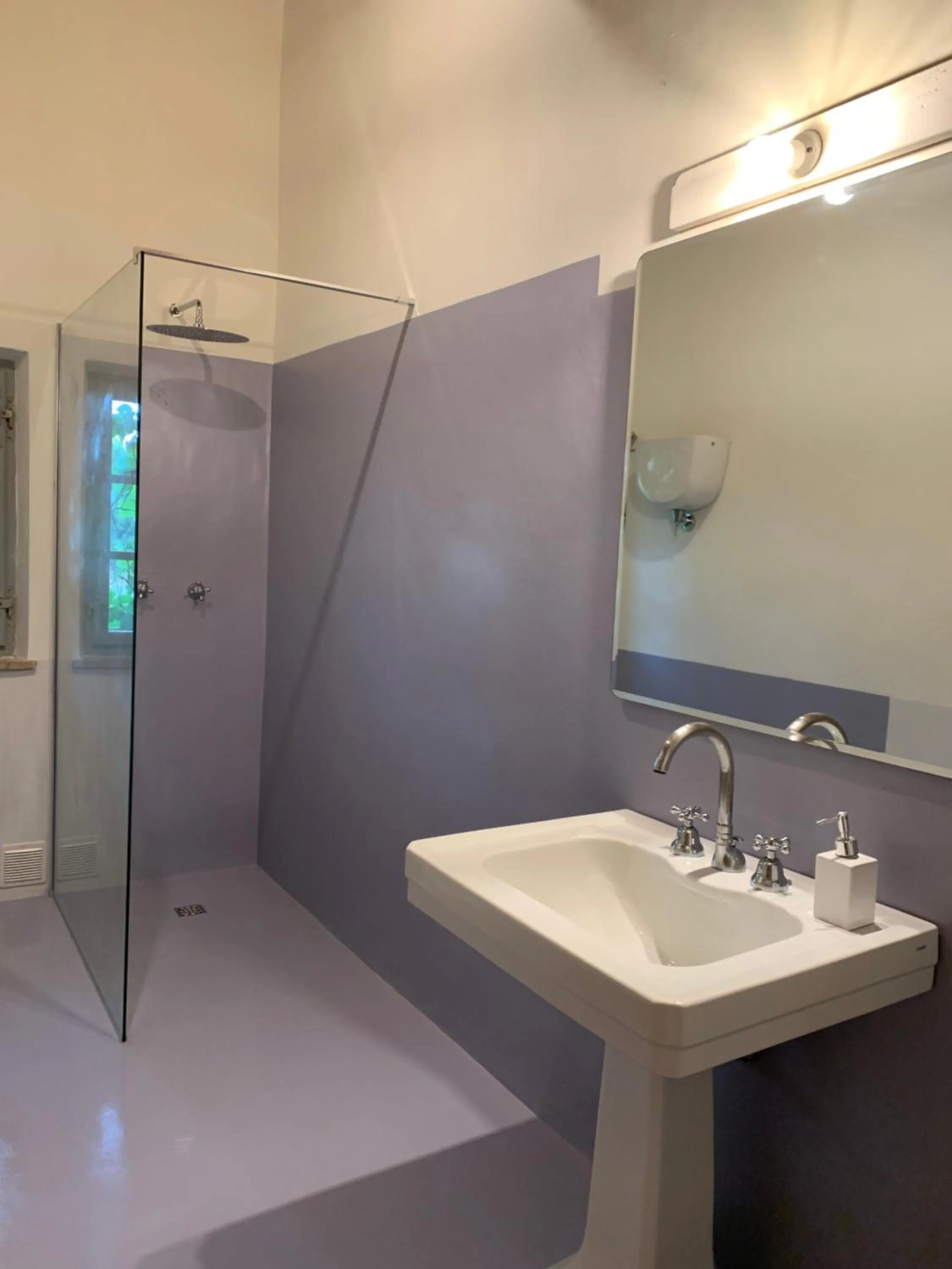 Shower in Capannacce Organic and Horse Farm