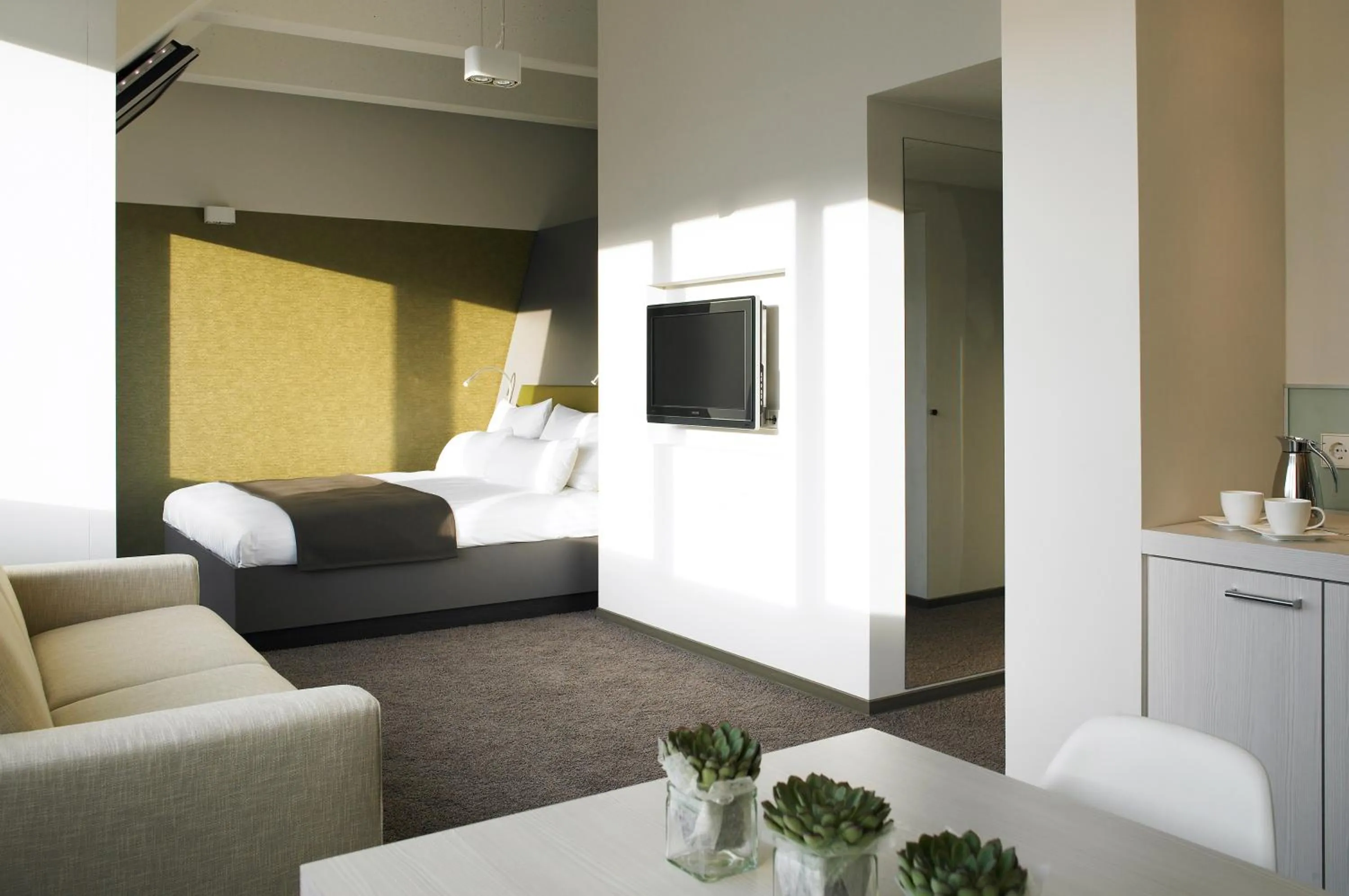 Photo of the whole room, Bed in Aspria Berlin Ku'damm Sport & Spa
