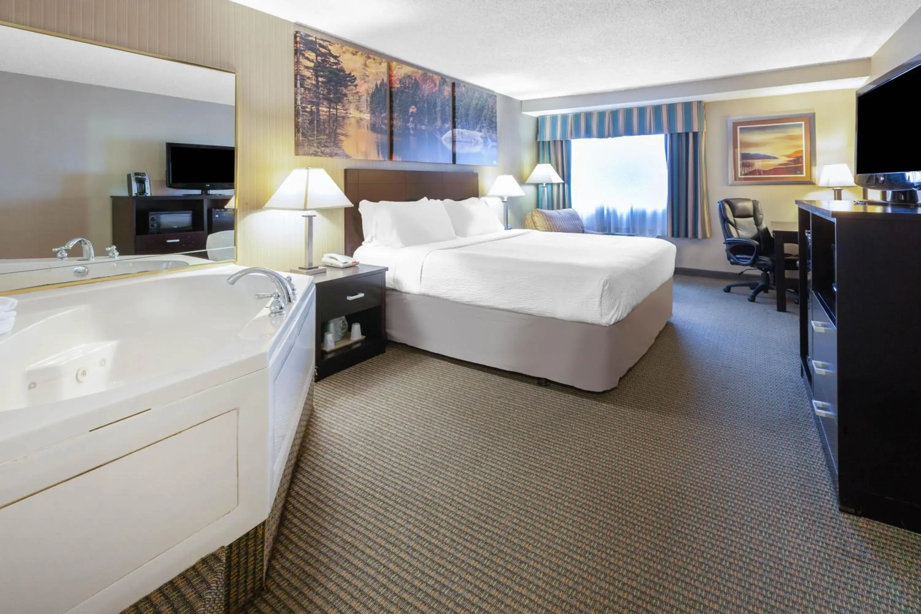 Bed in Days Inn by Wyndham Plattsburgh Bed in Days Inn by Wyndham Plattsburgh