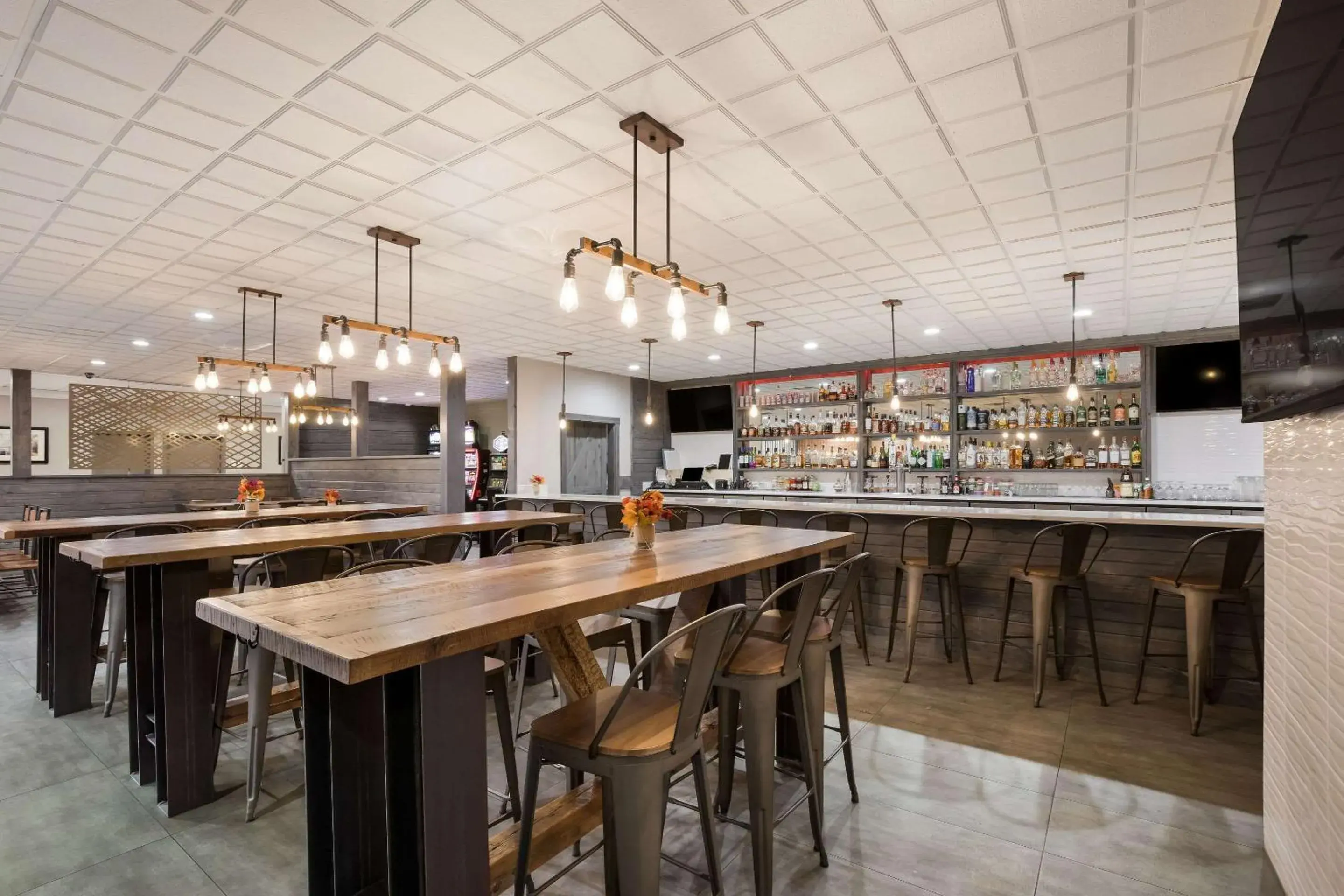 Restaurant/places to eat in Clarion Hotel & Convention Center Joliet Restaurant/places to eat in Clarion Hotel & Convention Center Joliet