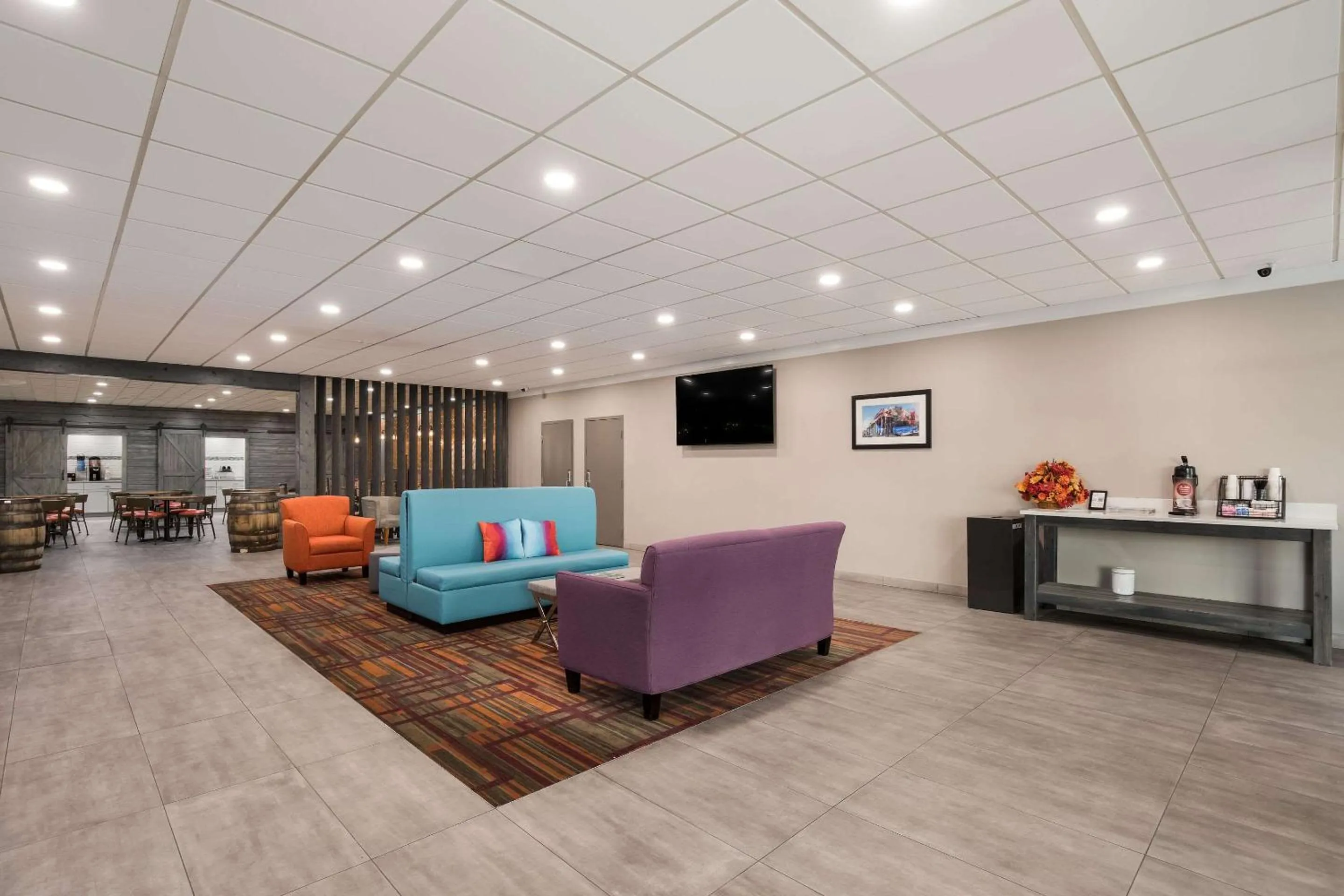 Lobby or reception in Clarion Hotel & Convention Center Joliet