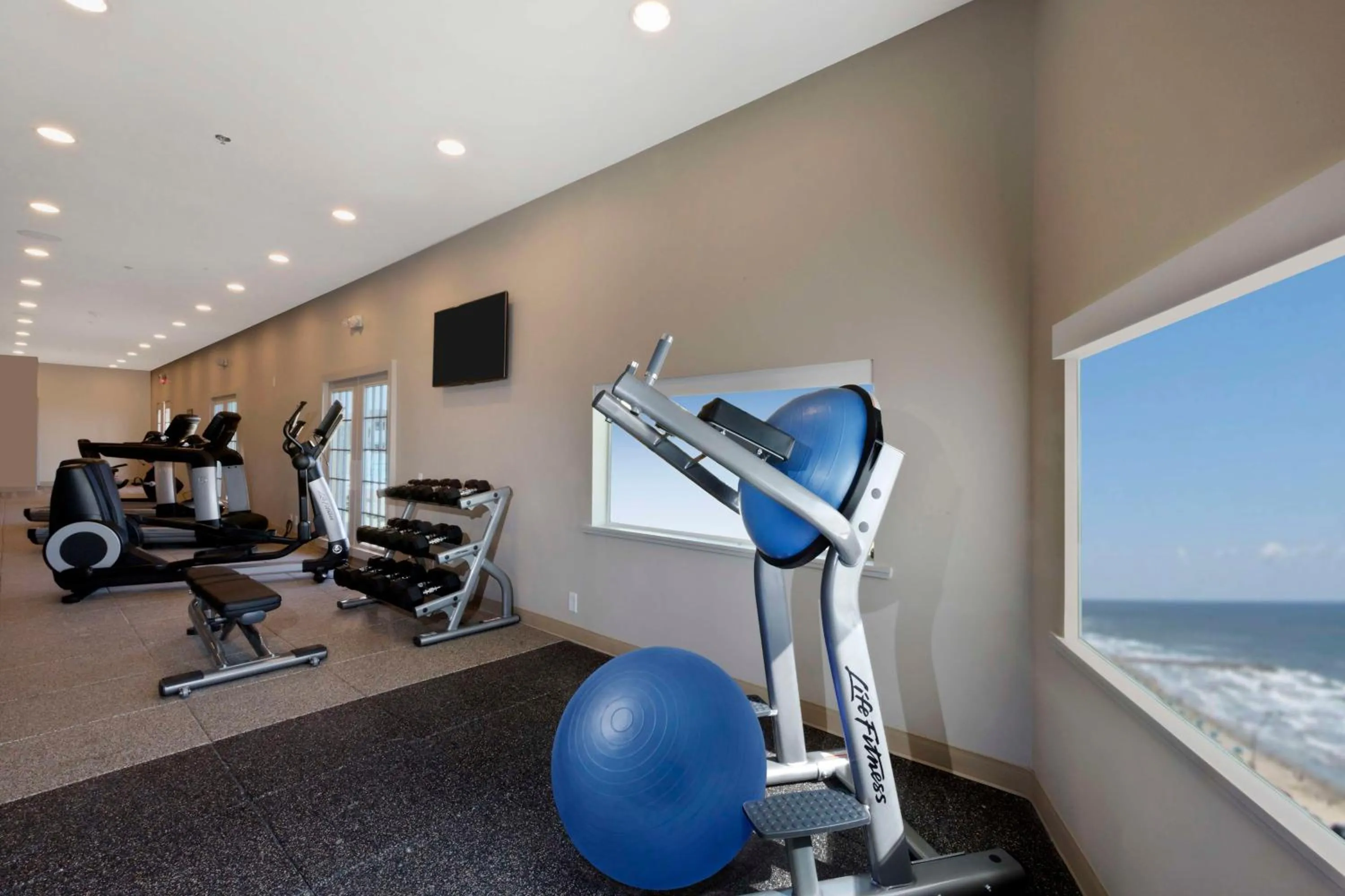 Fitness centre/facilities in DoubleTree by Hilton Galveston Beach