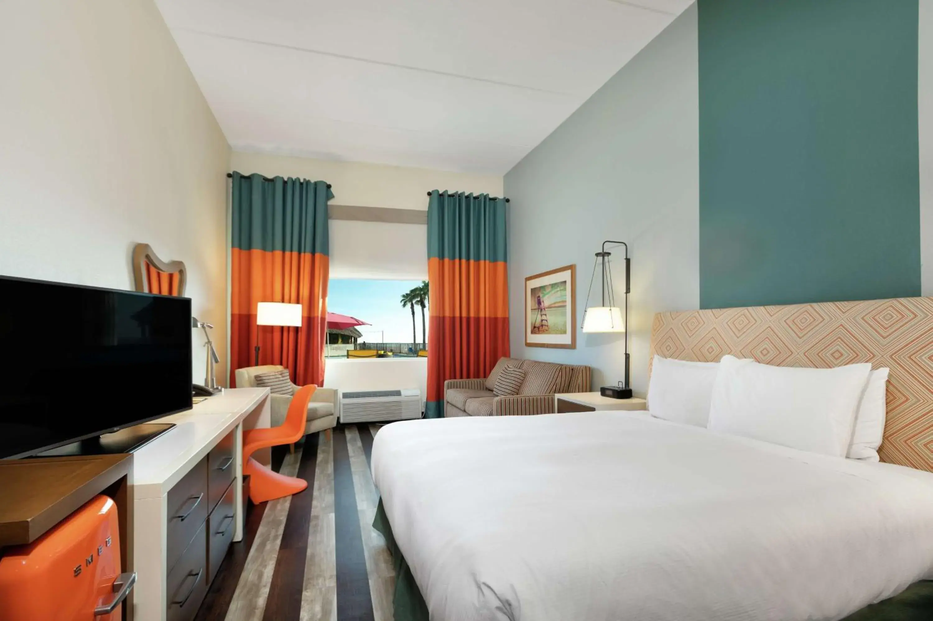 Bedroom, Bed in DoubleTree by Hilton Galveston Beach Bedroom, Bed in DoubleTree by Hilton Galveston Beach