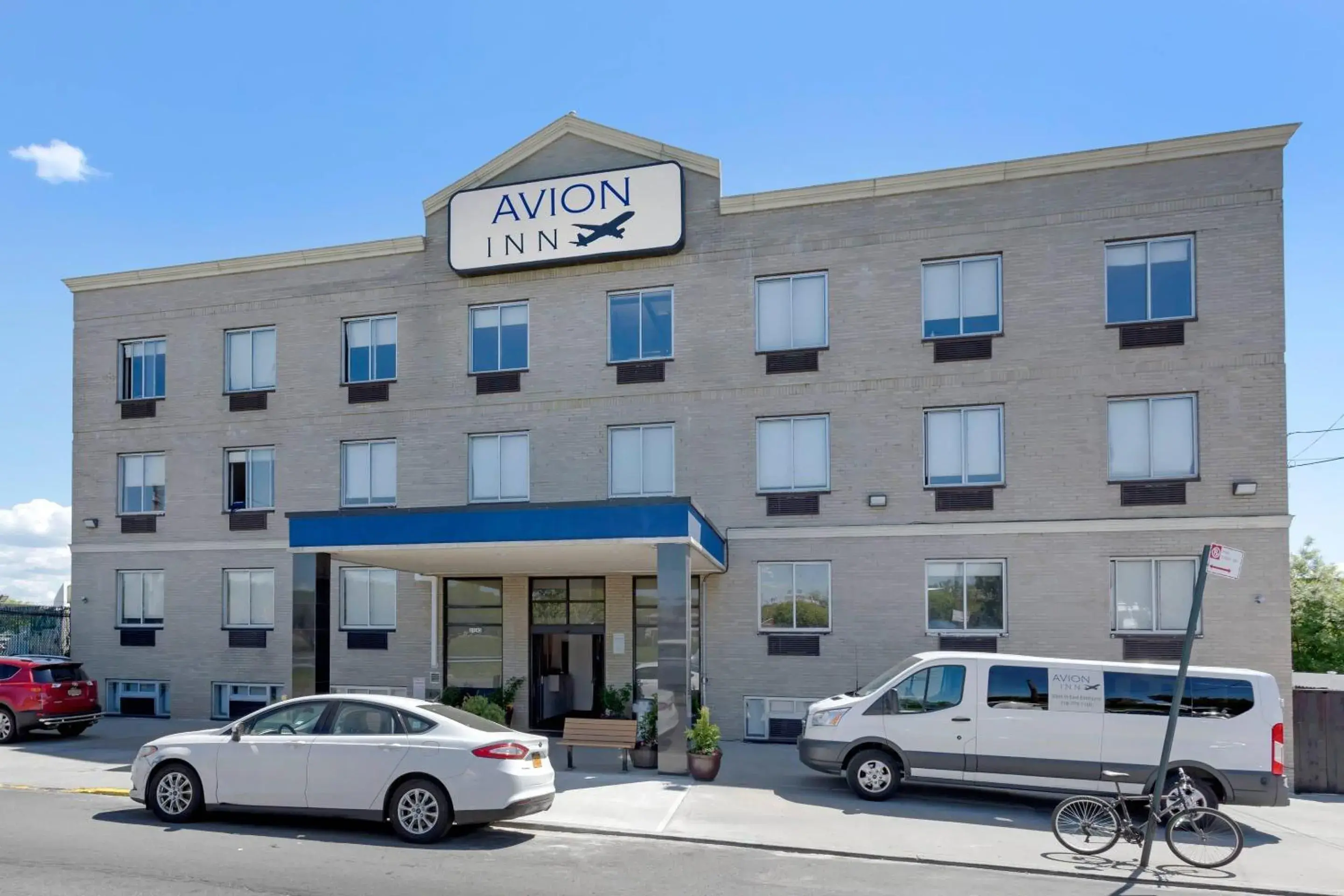 Property building in Avion Inn Near LGA Airport, an Ascend Collection Hotel Property building in Avion Inn Near LGA Airport, an Ascend Collection Hotel
