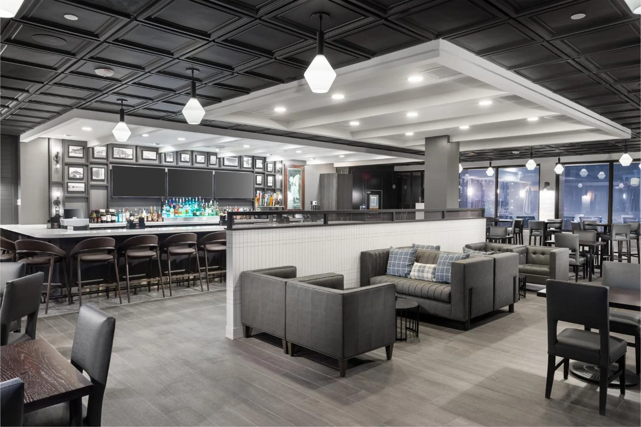 Lounge or bar in Holiday Inn Resort Galveston - On The Beach by IHG