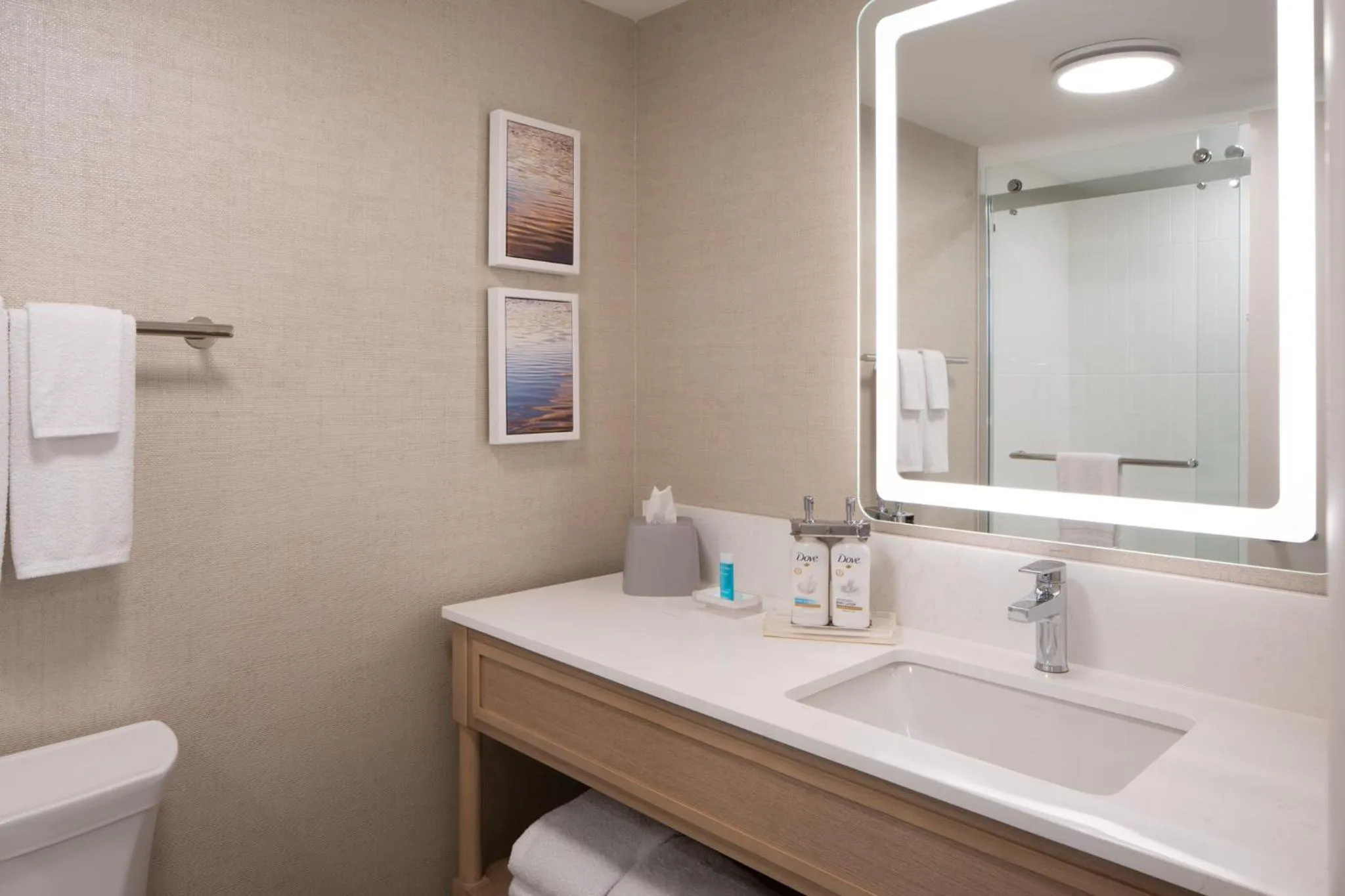 Photo of the whole room in Holiday Inn Resort Galveston - On The Beach by IHG