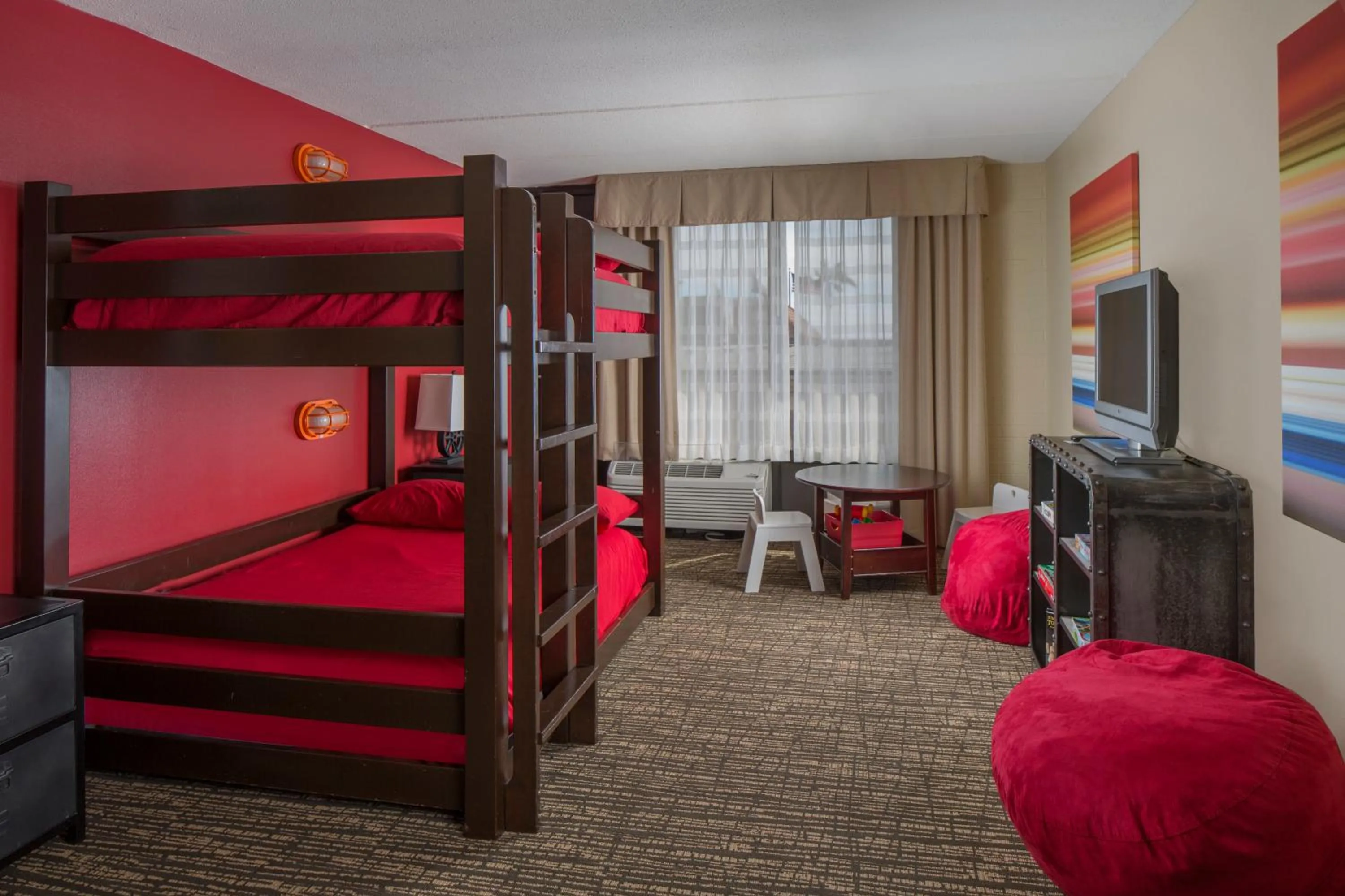 Bed in Holiday Inn Resort Galveston - On The Beach by IHG