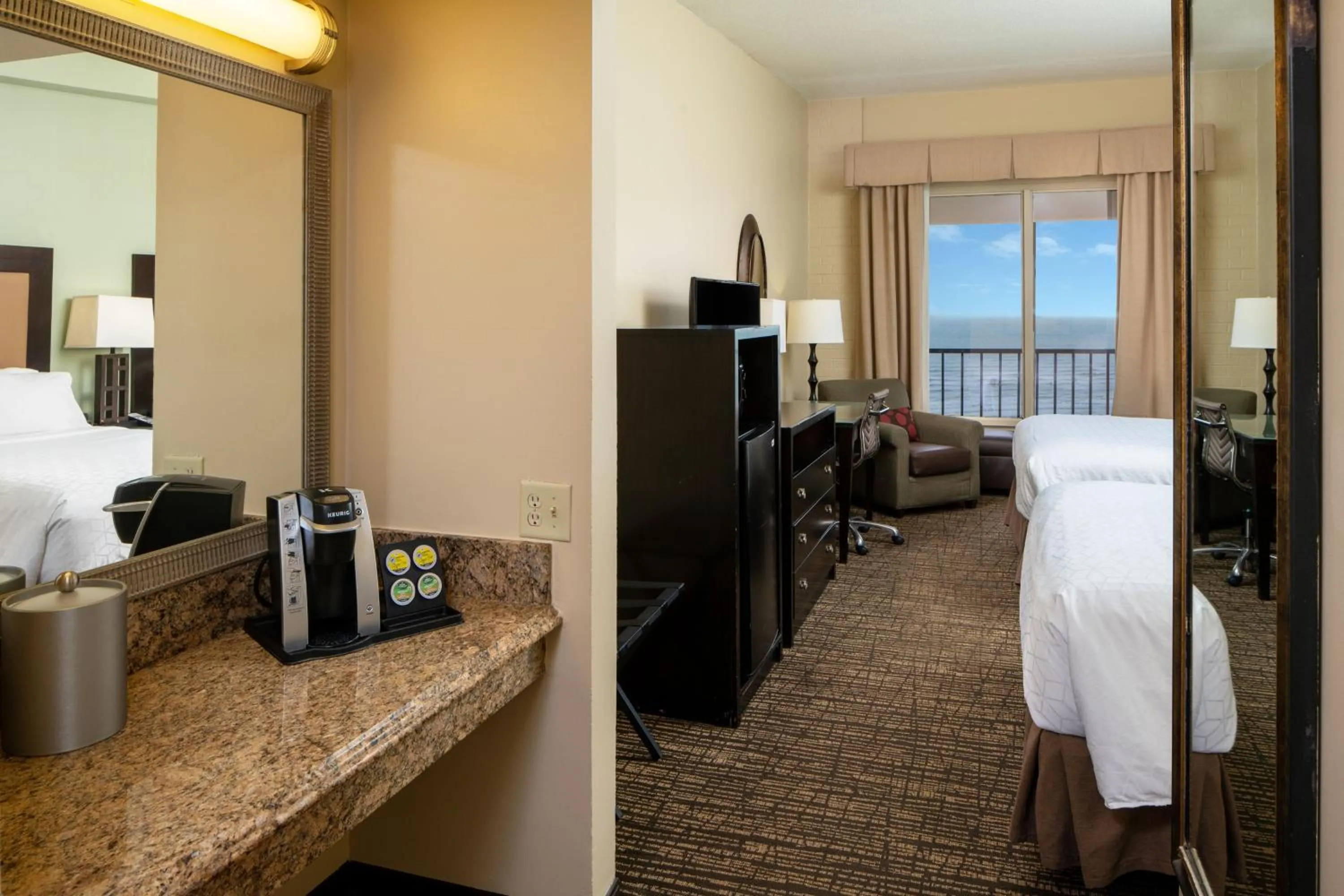 Photo of the whole room, Bed in Holiday Inn Resort Galveston - On The Beach by IHG