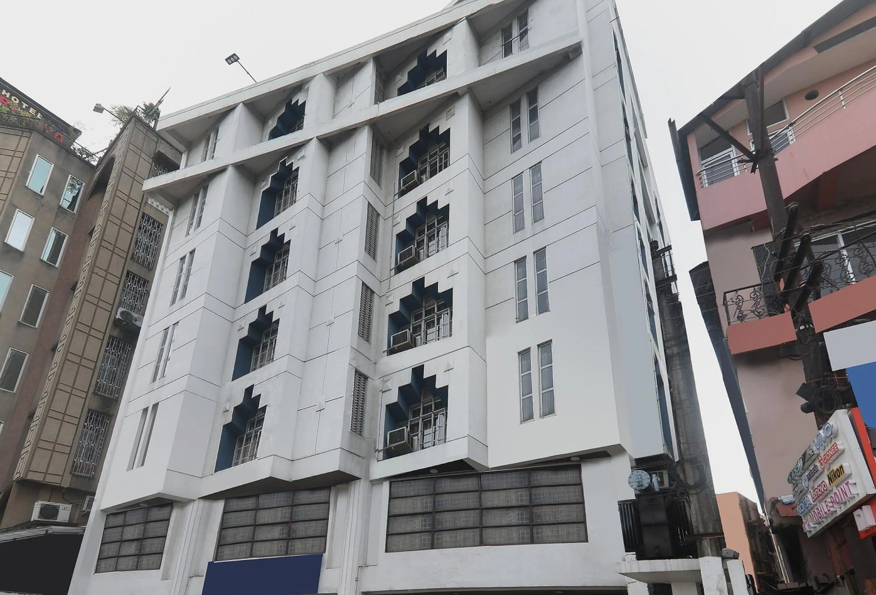 Facade/entrance in Collection O President