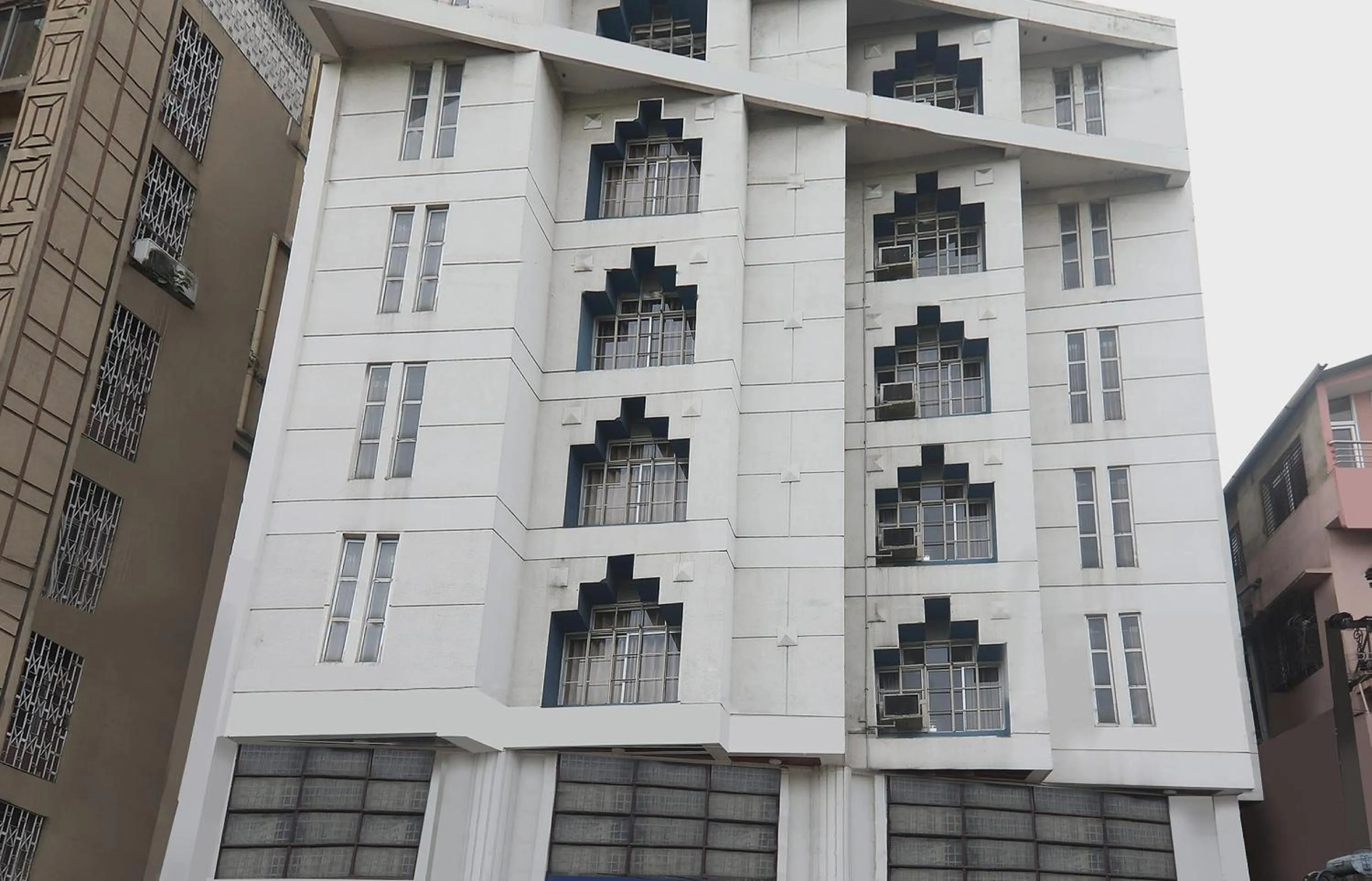 Facade/entrance in Collection O President