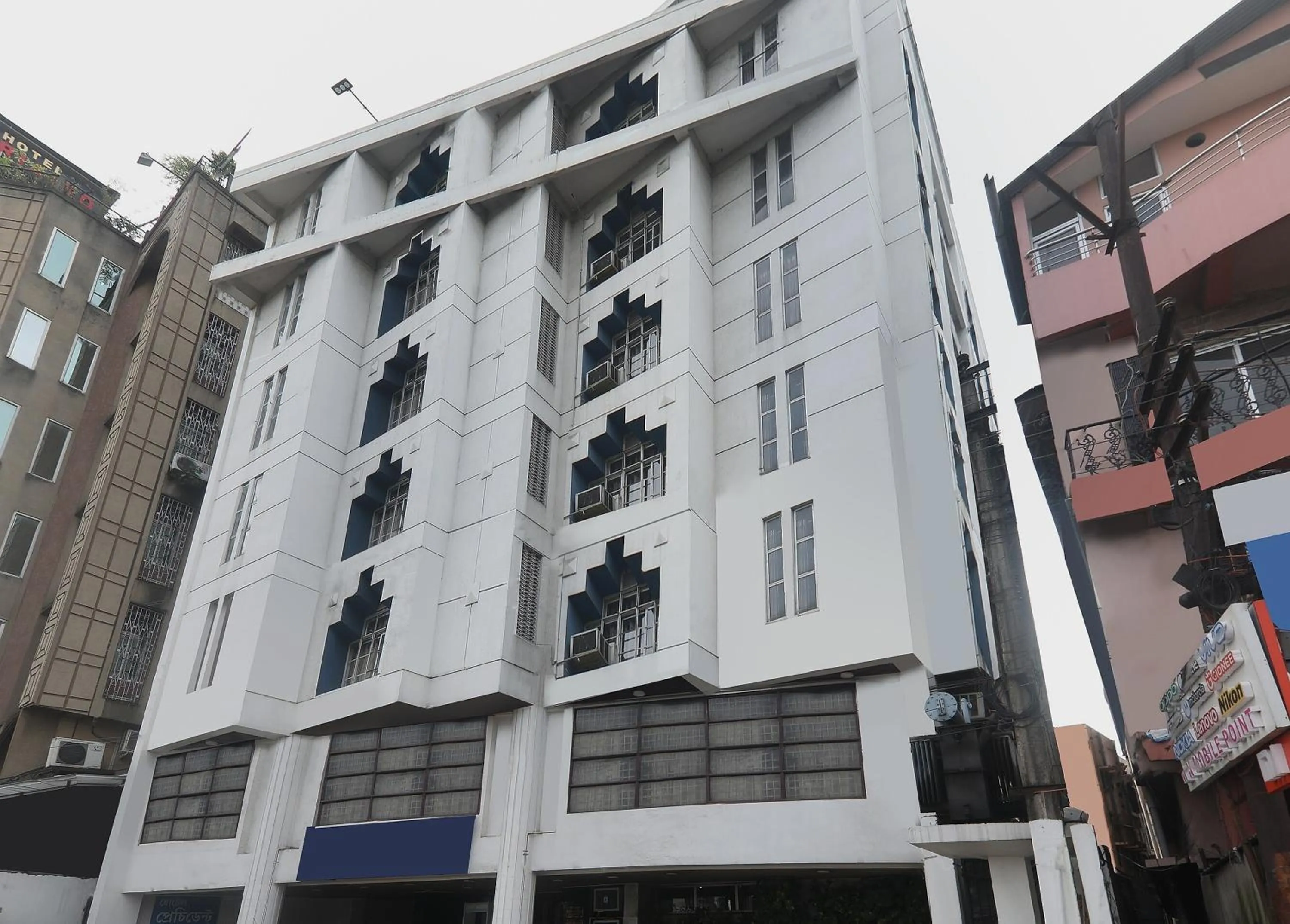 Facade/entrance in Collection O President