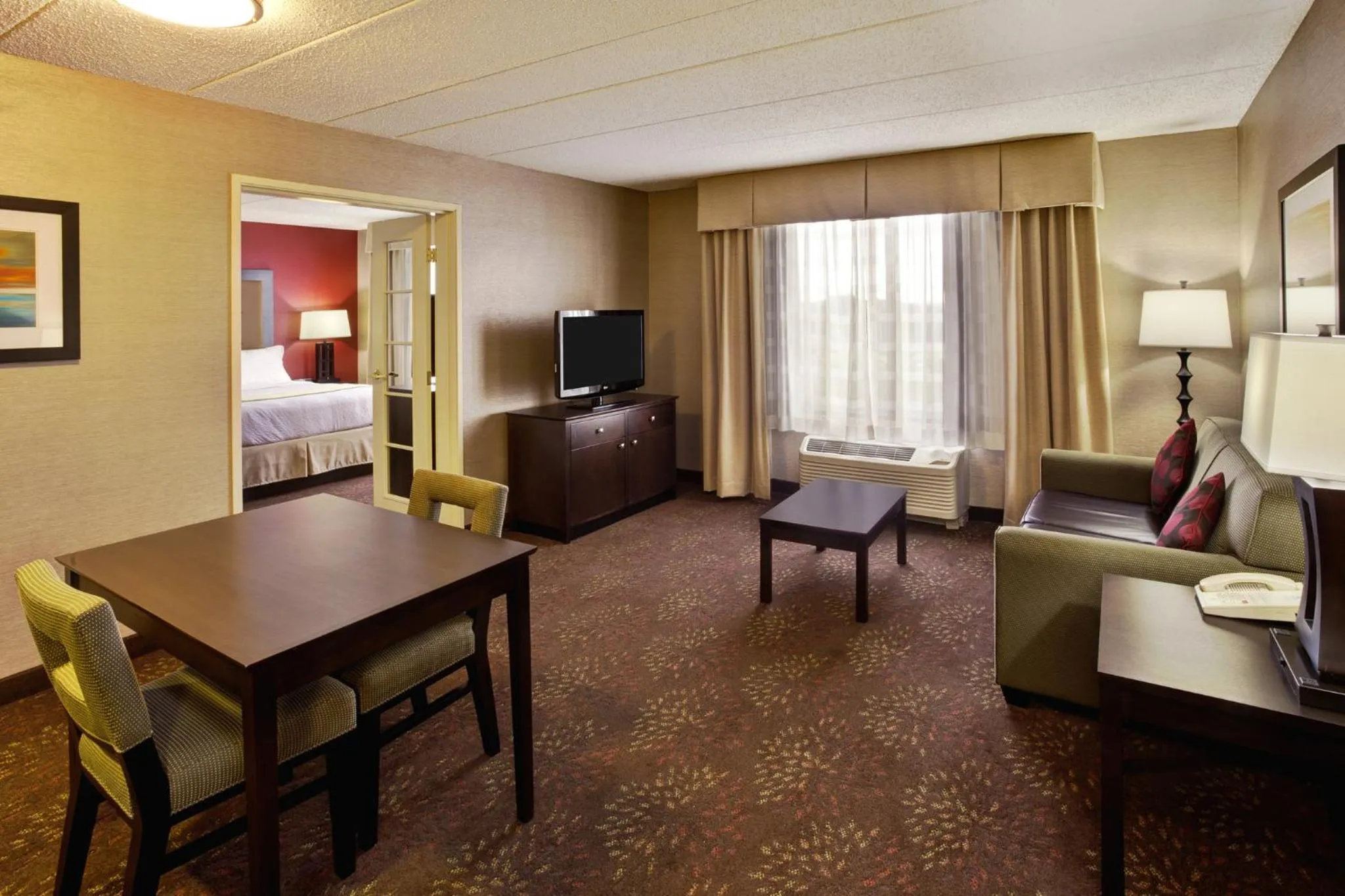 Photo of the whole room, Bed in Holiday Inn Hotel & Suites Chicago Northwest - Elgin by IHG