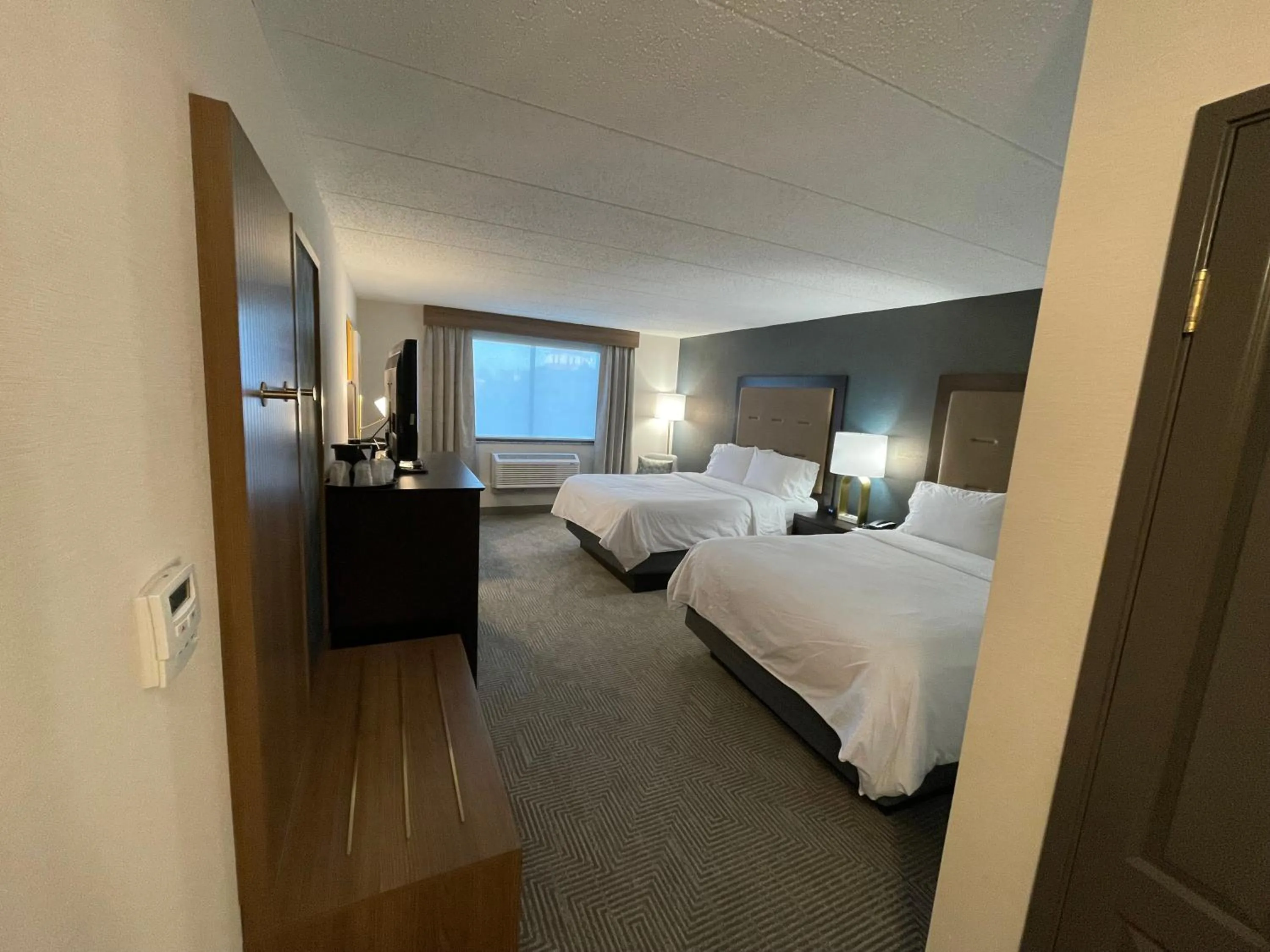 Bed in Holiday Inn Hotel & Suites Chicago Northwest - Elgin by IHG