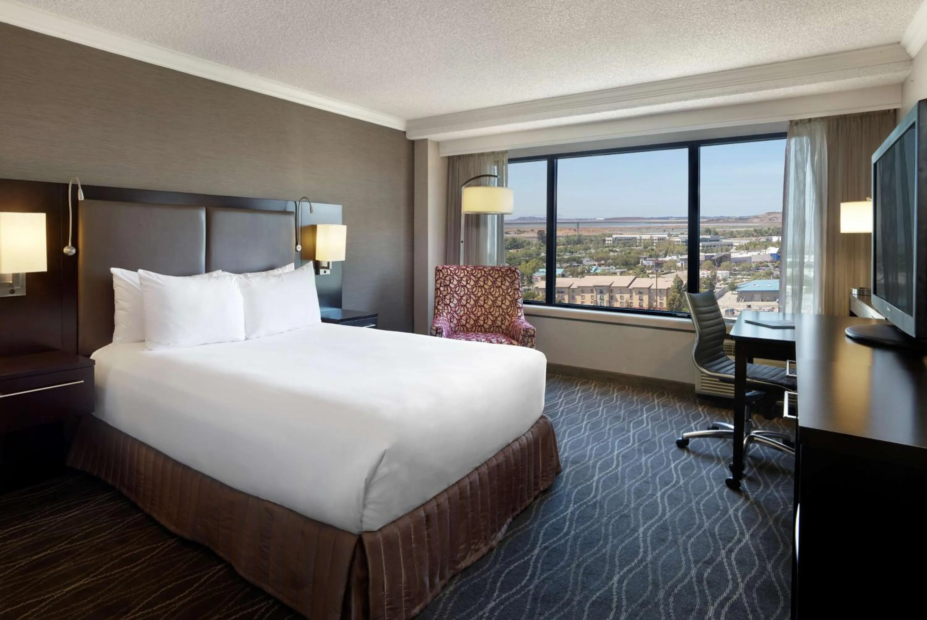 Bedroom, Bed in Sonesta San Jose - Milpitas