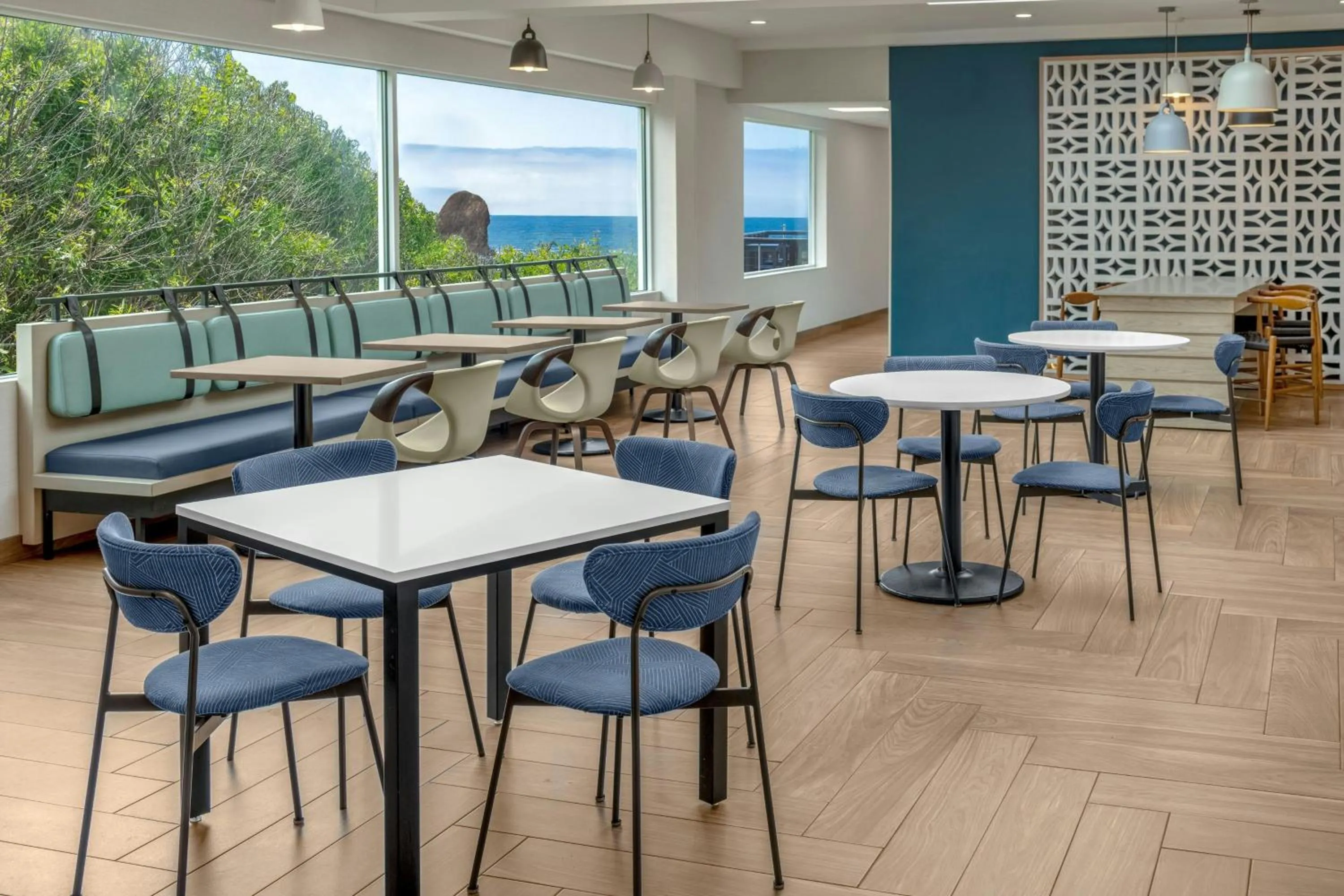 Restaurant/places to eat in Fairfield by Marriott Inn & Suites San Francisco Pacifica