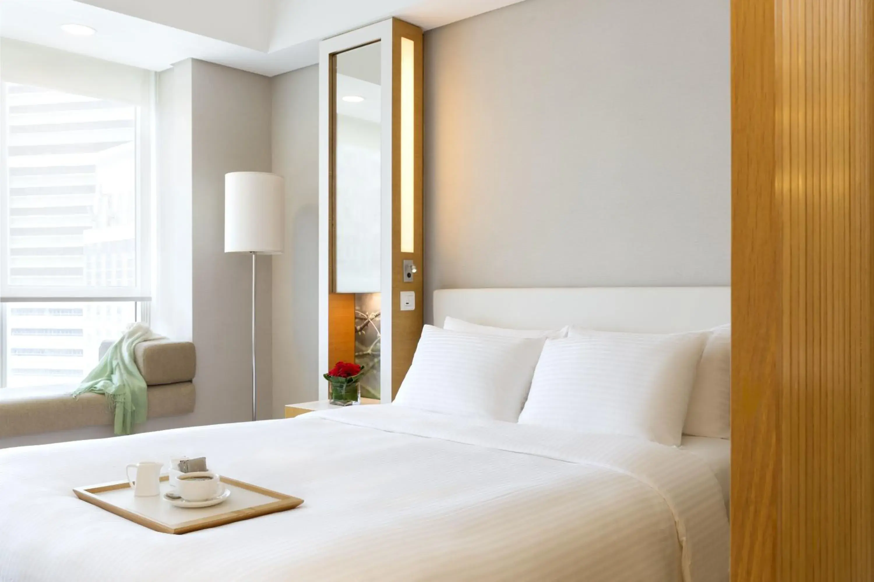 Bedroom, Bed in Jen Hong Kong by Shangri-La Bedroom, Bed in Jen Hong Kong by Shangri-La