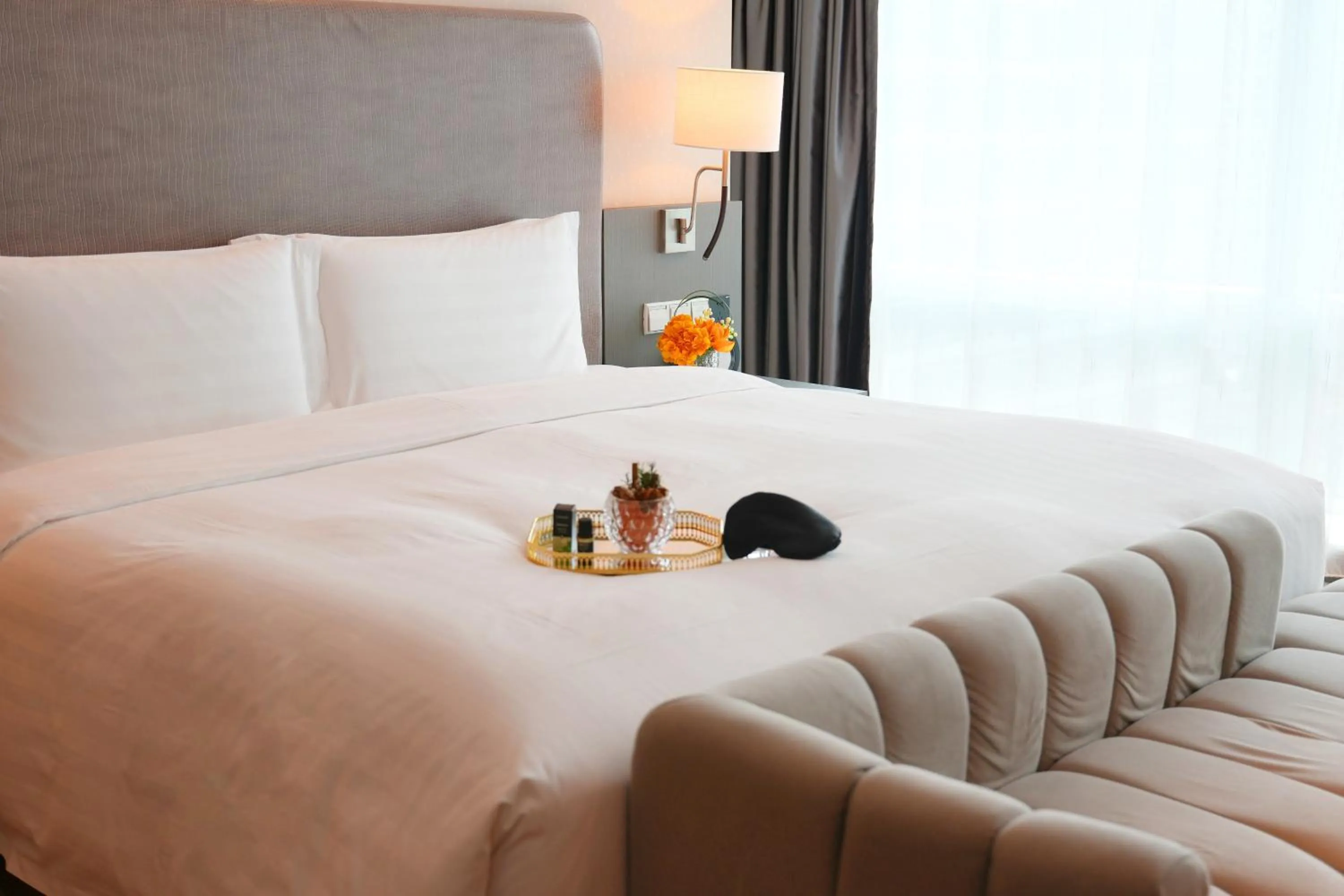 Bed in Pullman Shanghai Central - In XinTianDi & Yu Garden Area