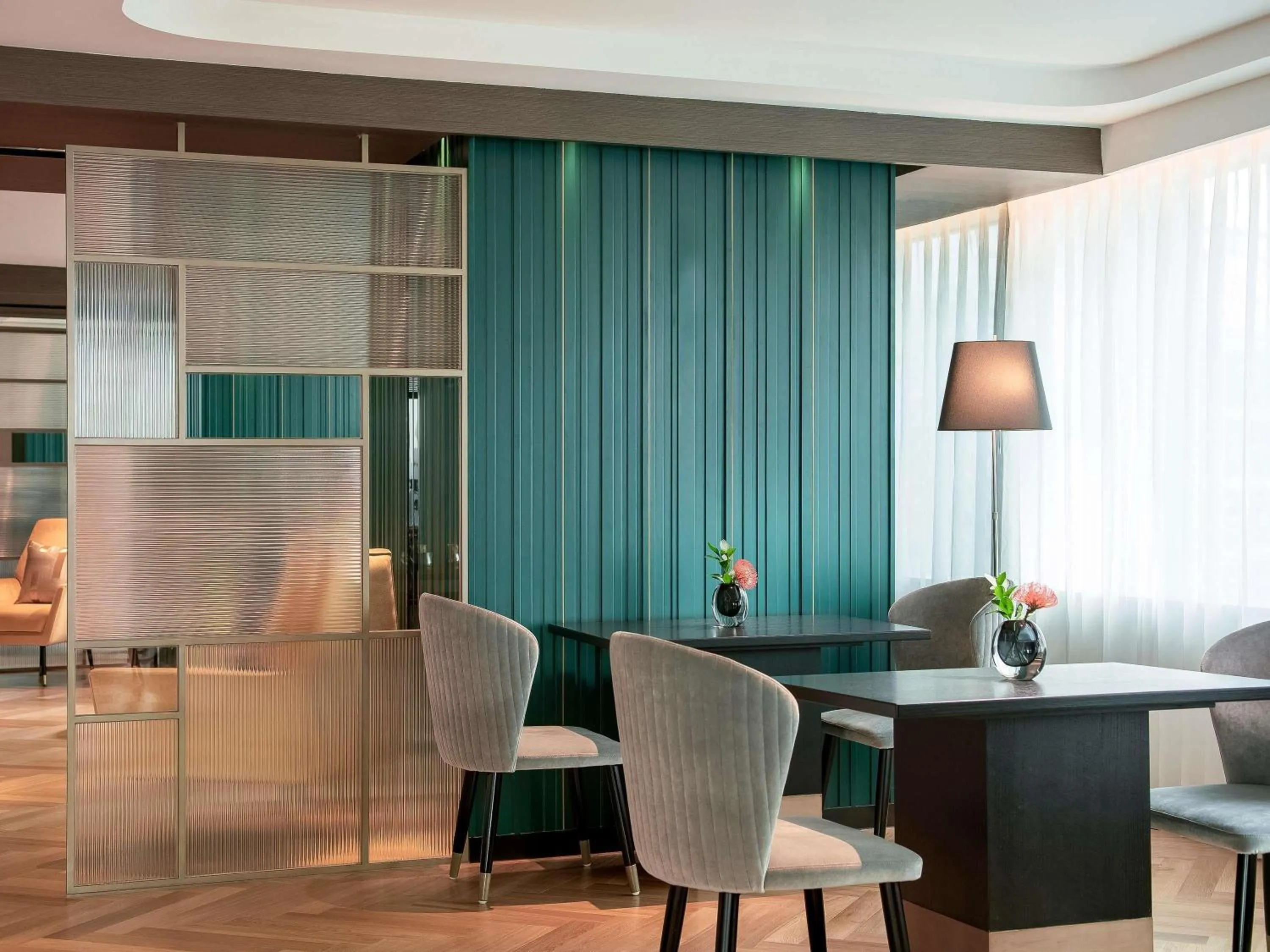 Lounge or bar in Pullman Shanghai Central - In XinTianDi & Yu Garden Area