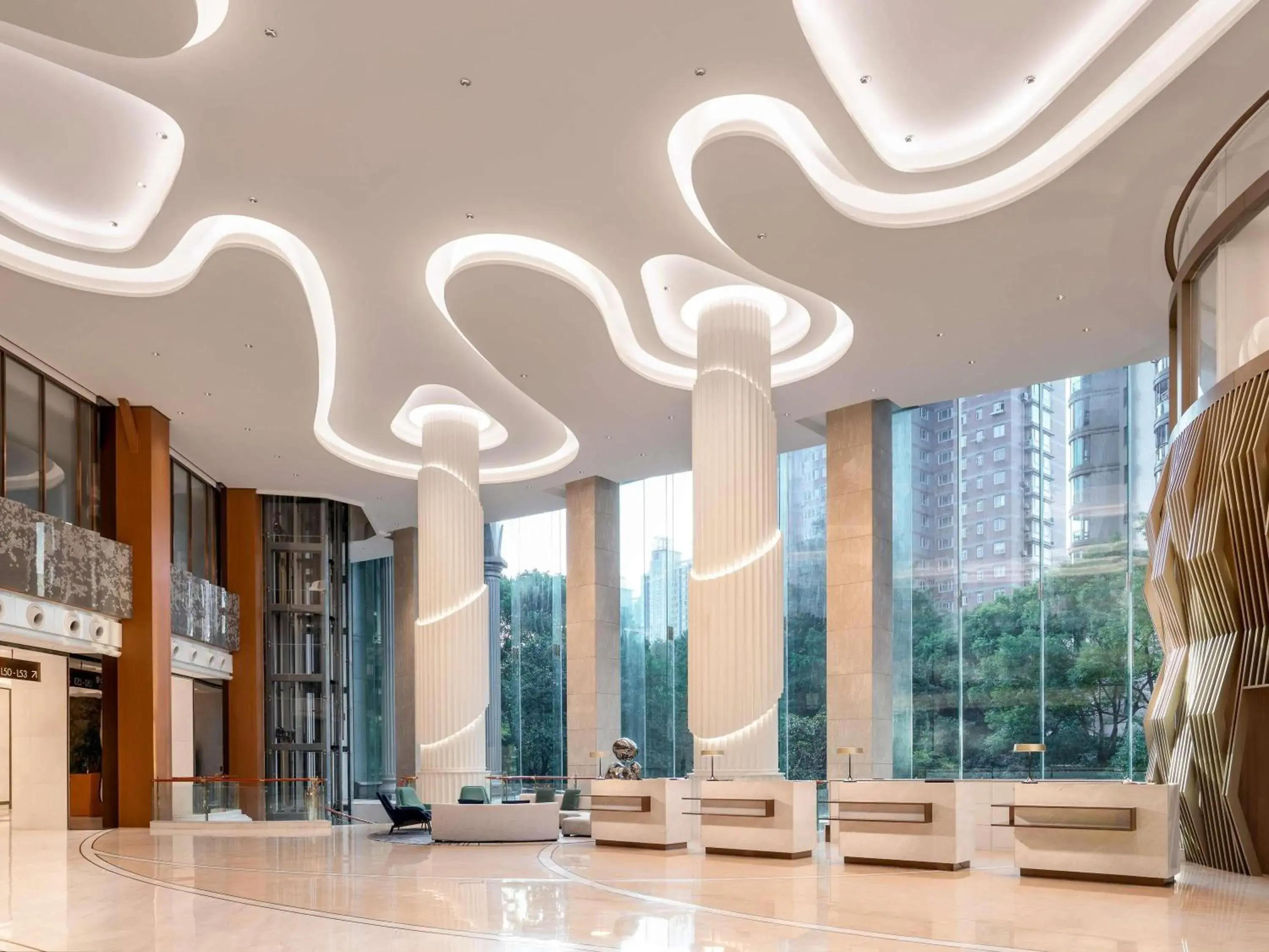 Property building in Pullman Shanghai Central - In XinTianDi & Yu Garden Area Property building in Pullman Shanghai Central - In XinTianDi & Yu Garden Area