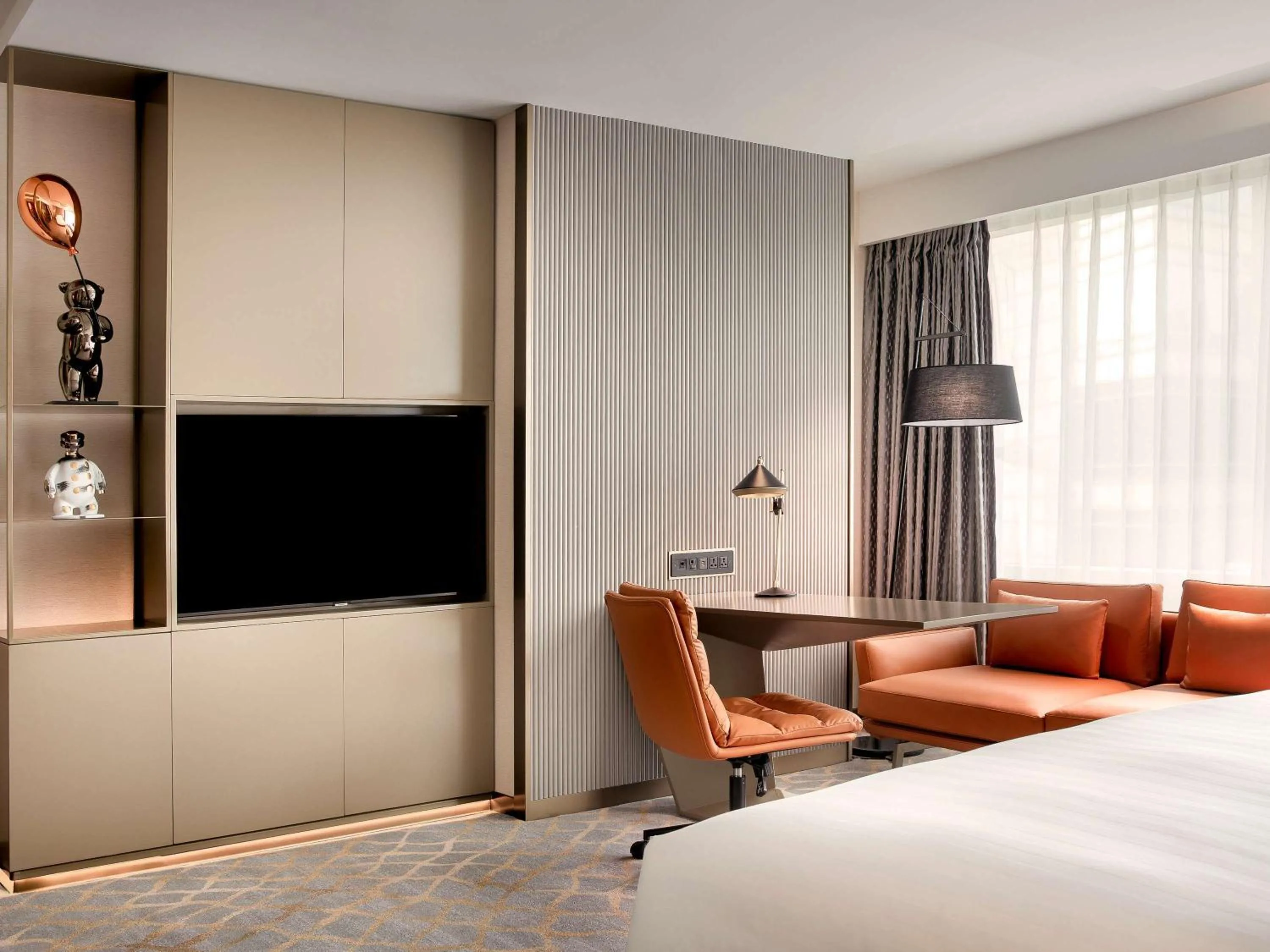 Property building, Bed in Pullman Shanghai Central - In XinTianDi & Yu Garden Area