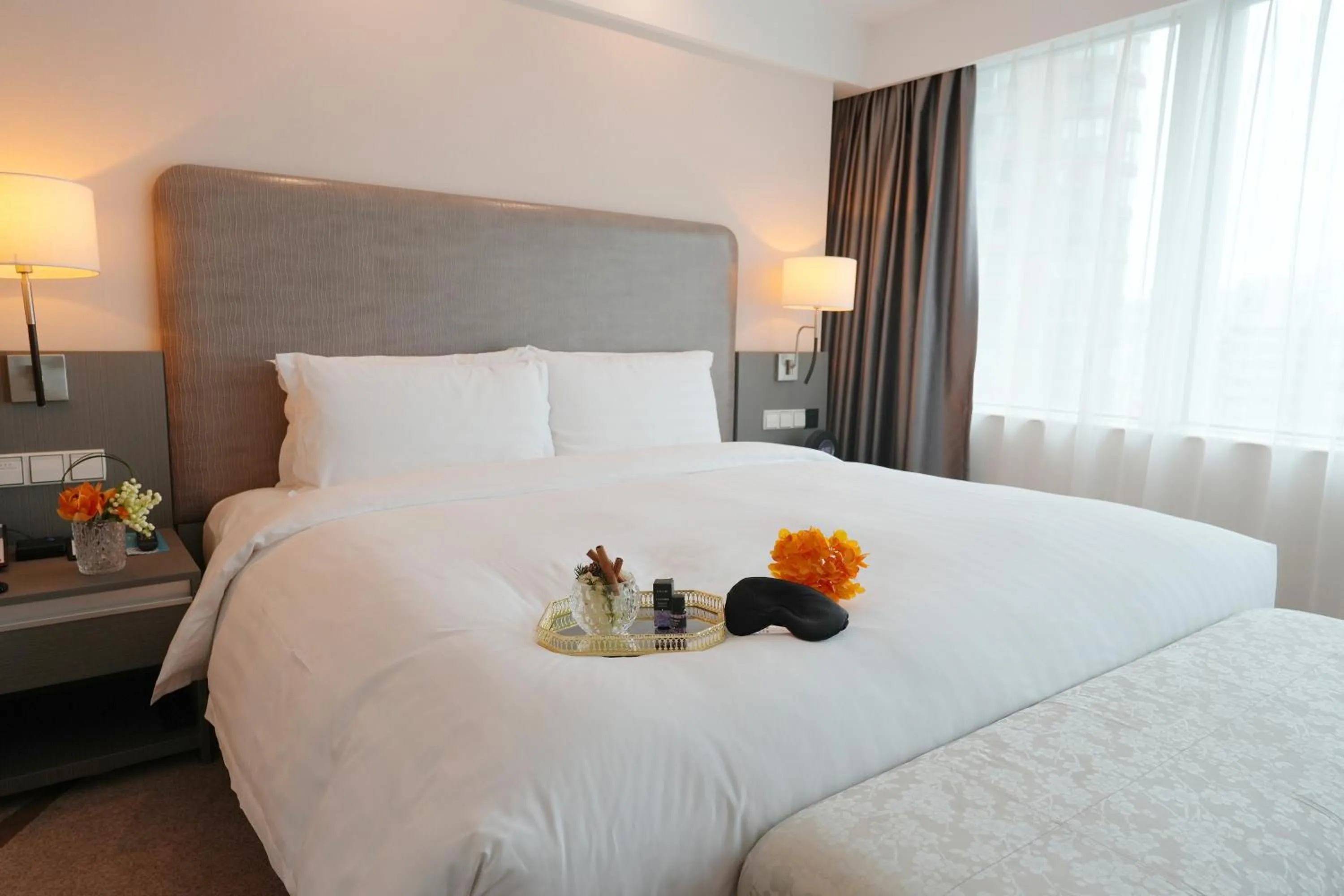 Bed in Pullman Shanghai Central - In XinTianDi & Yu Garden Area