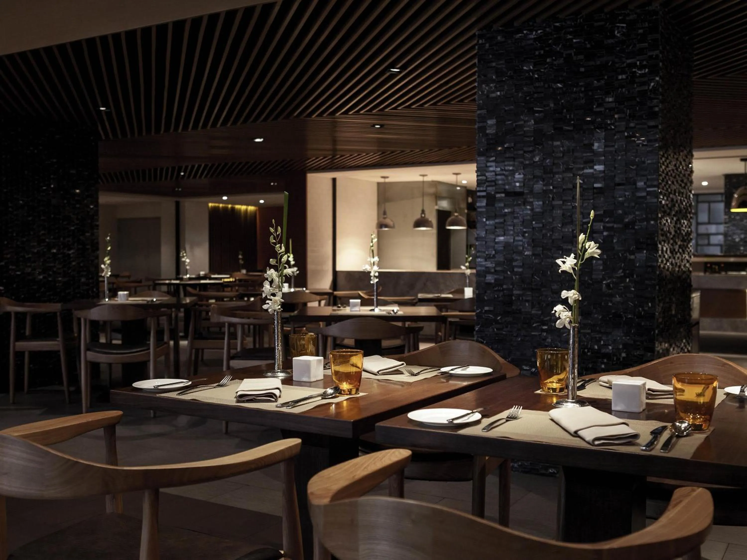 Restaurant/places to eat in Pullman Shanghai Central - In XinTianDi & Yu Garden Area