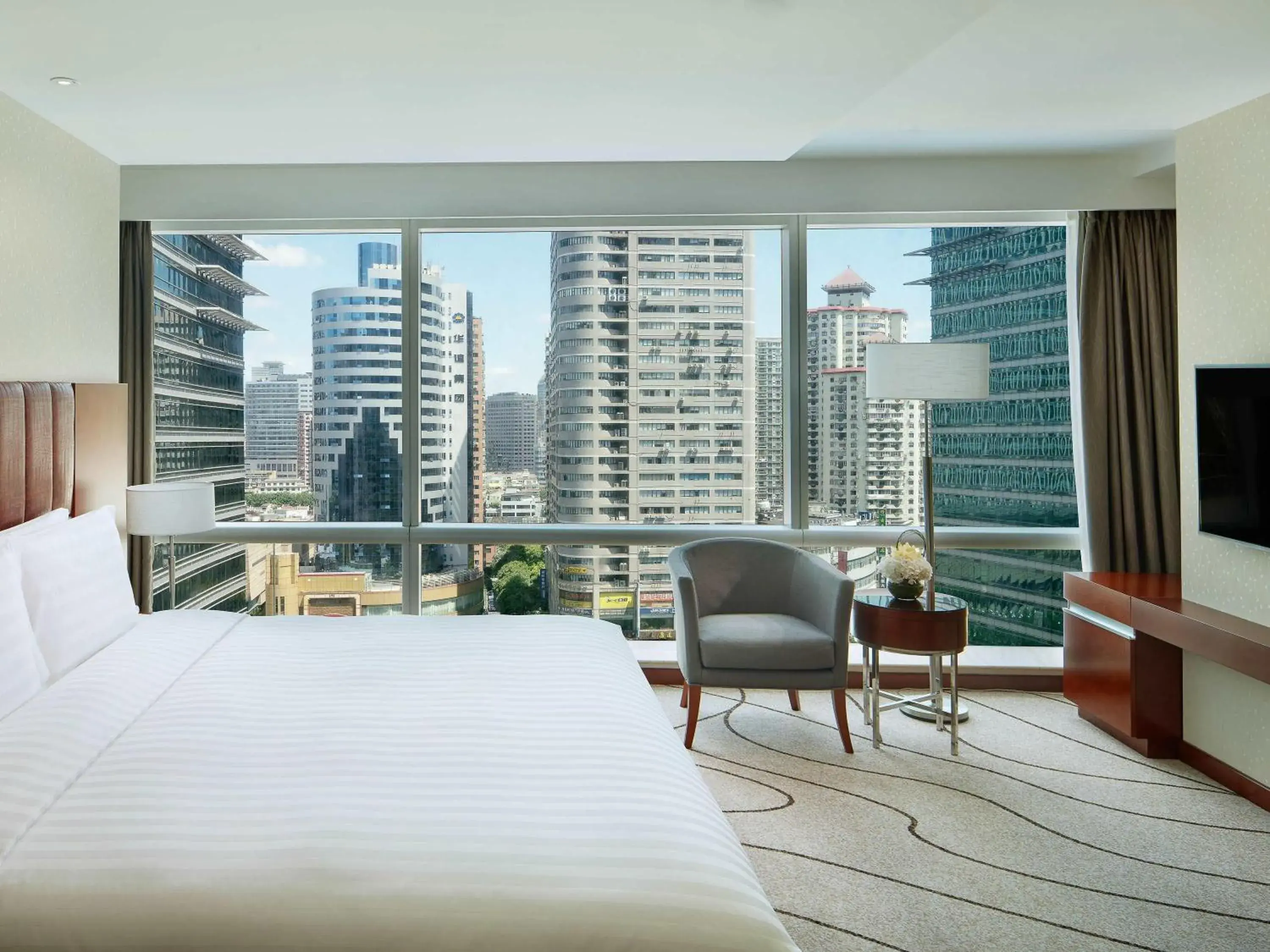 Bedroom, Bed in Pullman Shanghai Central - In XinTianDi & Yu Garden Area Bedroom, Bed in Pullman Shanghai Central - In XinTianDi & Yu Garden Area