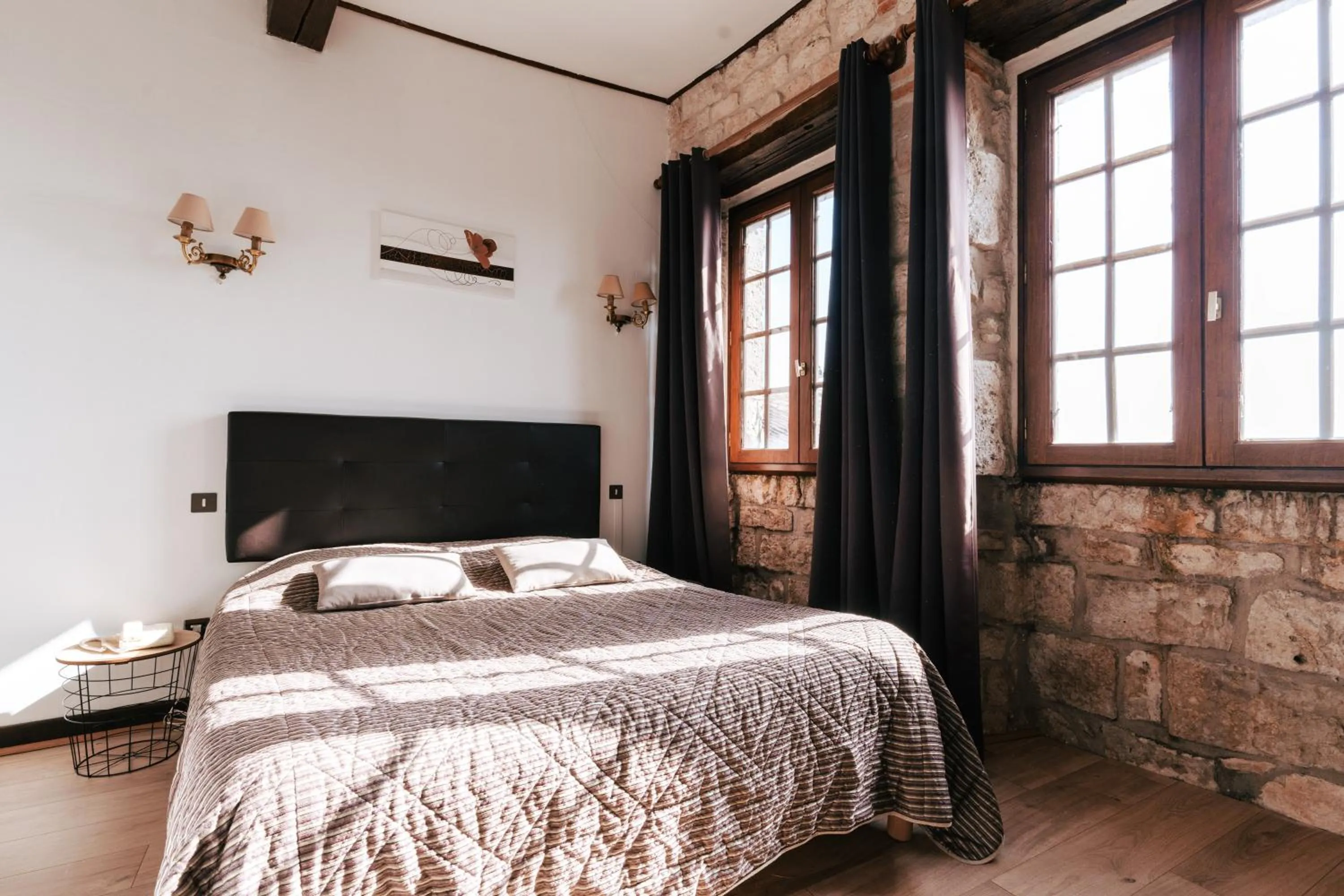 Bedroom, Bed in Hotel des Consuls